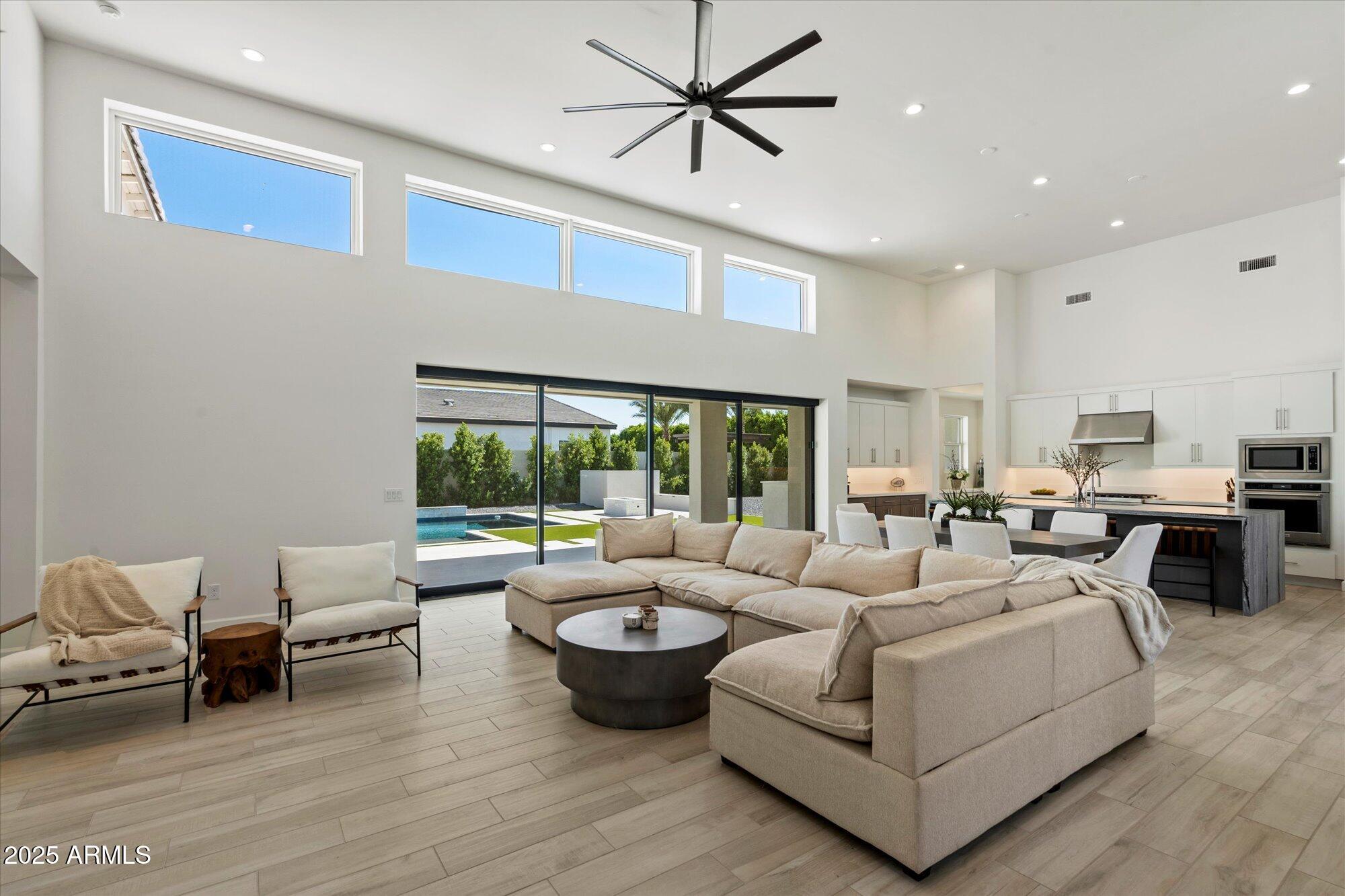 Queen Creek, Arizona, 85142, United States, 3 Bedrooms Bedrooms, ,4 BathroomsBathrooms,Residential,Active,1909837