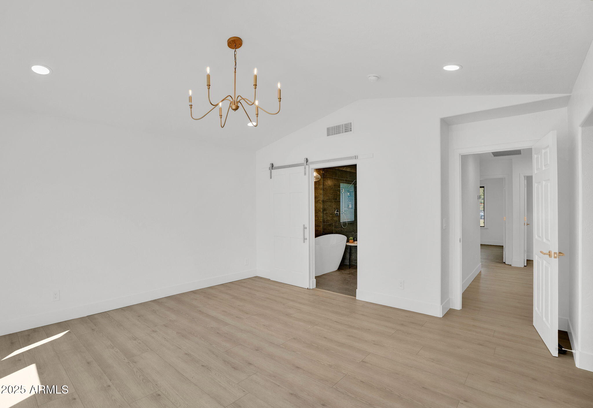 Gilbert, Arizona, 85298, United States, 5 Bedrooms Bedrooms, ,3 BathroomsBathrooms,Residential,Pending,2006857