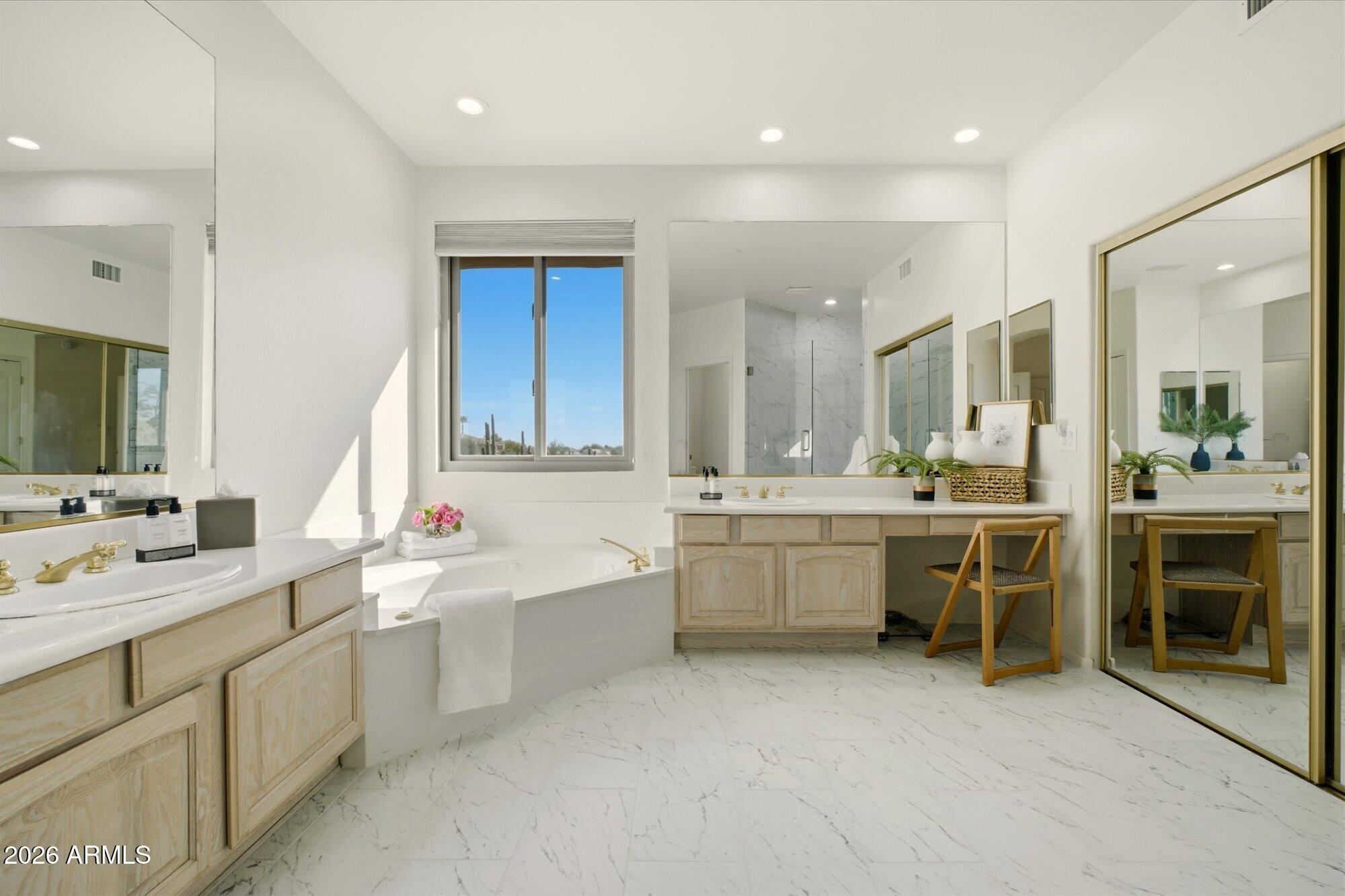 Scottsdale, Arizona, 85255, United States, 5 Bedrooms Bedrooms, ,3 BathroomsBathrooms,Residential,Contingent,2028545