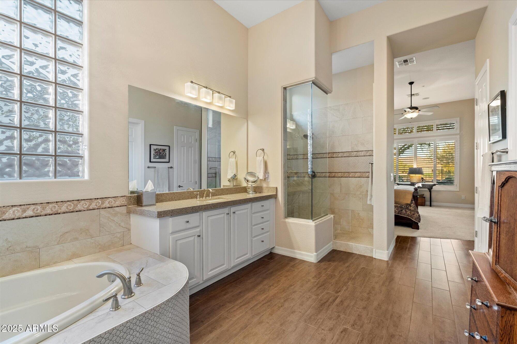 Anthem, Arizona, 85086, United States, 3 Bedrooms Bedrooms, ,4 BathroomsBathrooms,Residential,Pending,1973545