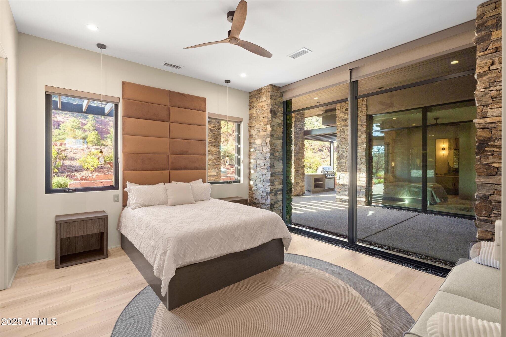 Sedona, Arizona, 86336, United States, 4 Bedrooms Bedrooms, ,4 BathroomsBathrooms,Residential,Active,1946435