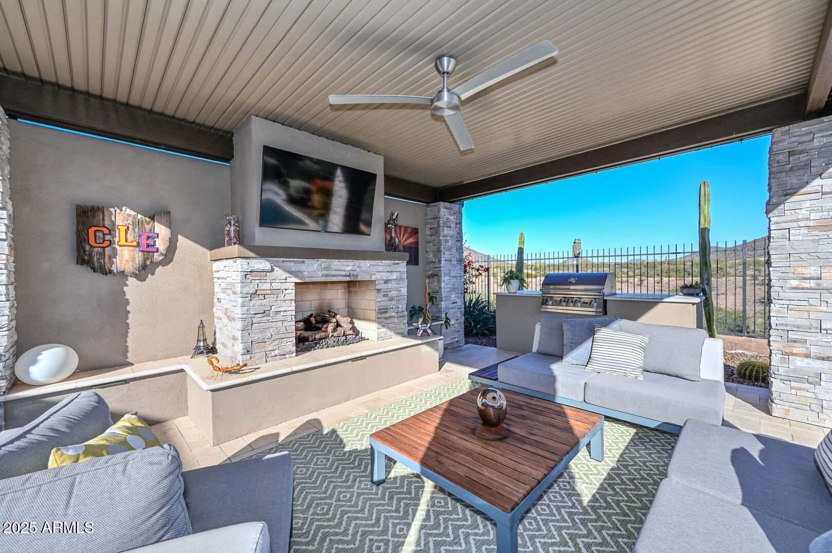 Peoria, Arizona, 85383, United States, 3 Bedrooms Bedrooms, ,4 BathroomsBathrooms,Residential,Active,2007344