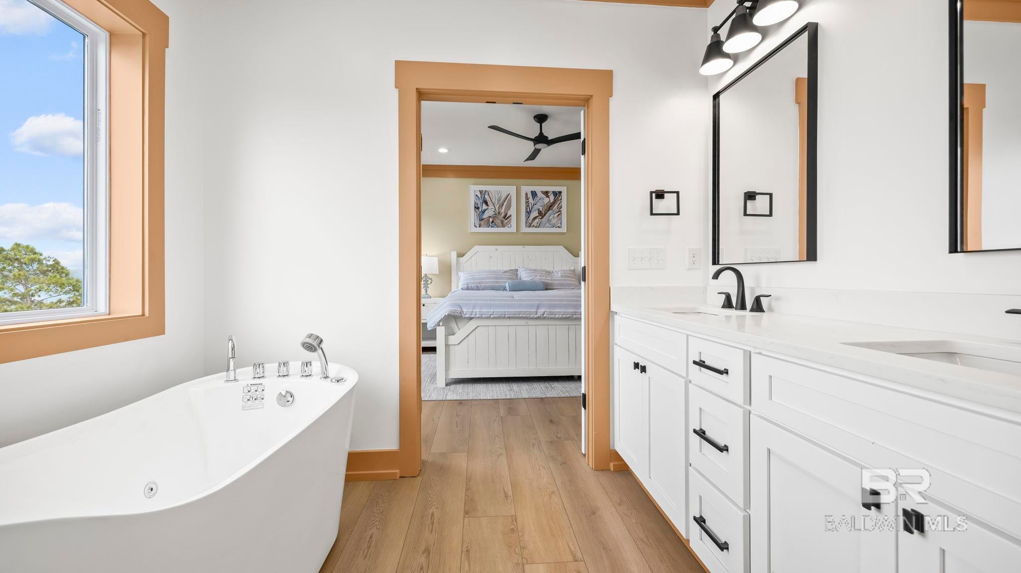 Gulf Shores, Alabama, 36542, United States, 6 Bedrooms Bedrooms, ,4 BathroomsBathrooms,Residential,Active,2009422