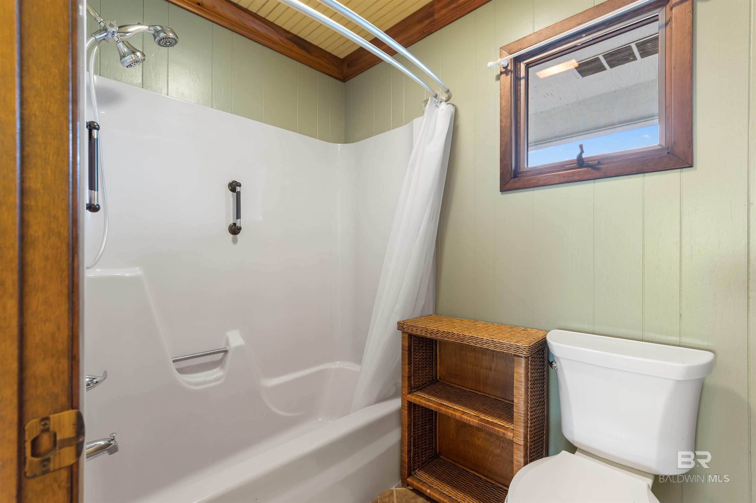 Gulf Shores, Alabama, 36542, United States, 3 Bedrooms Bedrooms, ,2 BathroomsBathrooms,Residential,Active,2011042