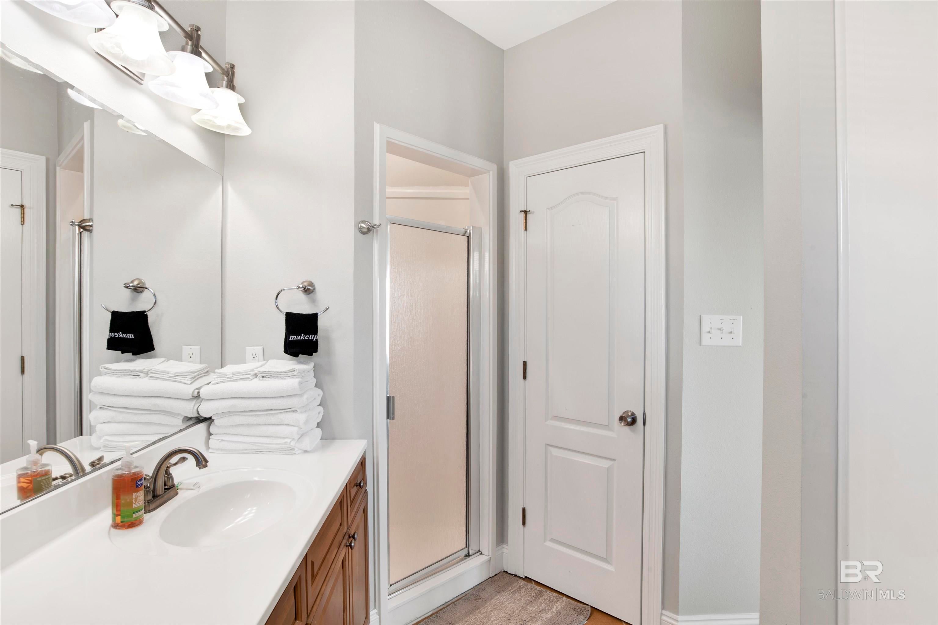 Gulf Shores, Alabama, 36542, United States, ,3 BathroomsBathrooms,Residential,Active,1780417