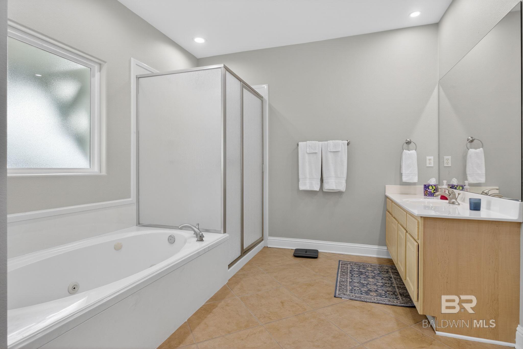 Orange Beach, Alabama, 36561, United States, 5 Bedrooms Bedrooms, ,5 BathroomsBathrooms,Residential,Active,2015258