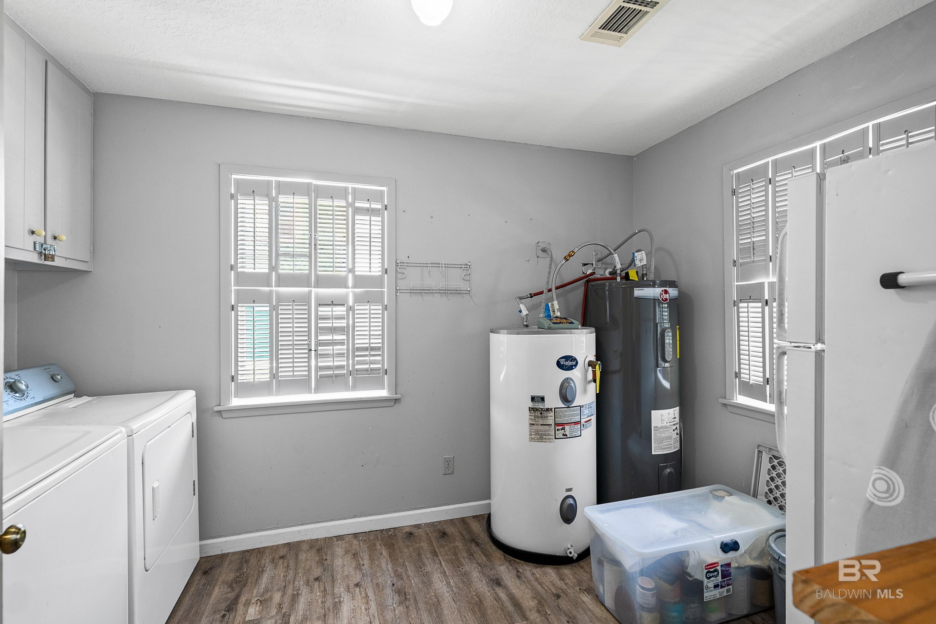 Gulf Shores, Alabama, 36542, United States, 5 Bedrooms Bedrooms, ,3 BathroomsBathrooms,Residential,Active,1909616