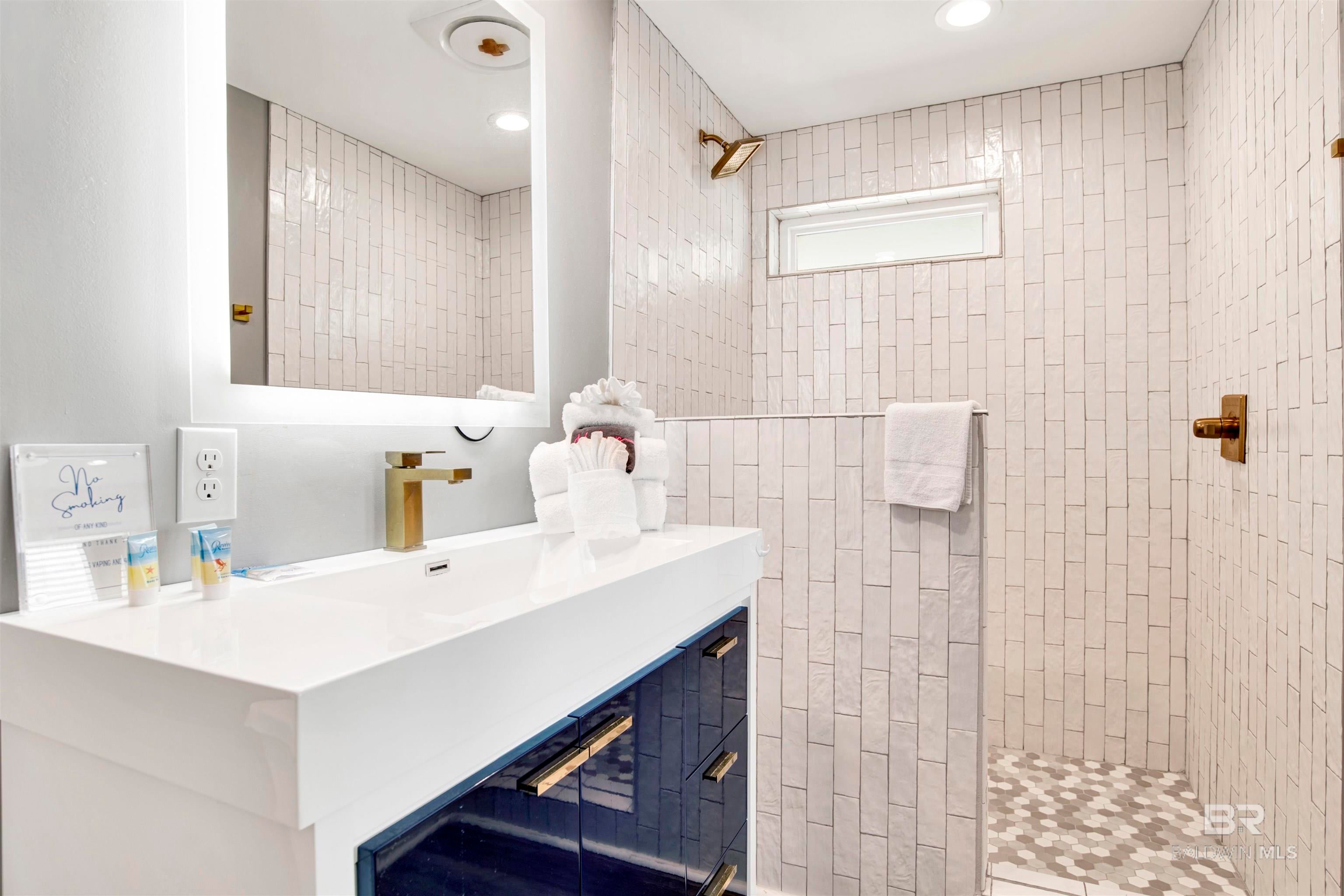 Gulf Shores, Alabama, 36542, United States, 5 Bedrooms Bedrooms, ,5 BathroomsBathrooms,Residential,Active,1973267