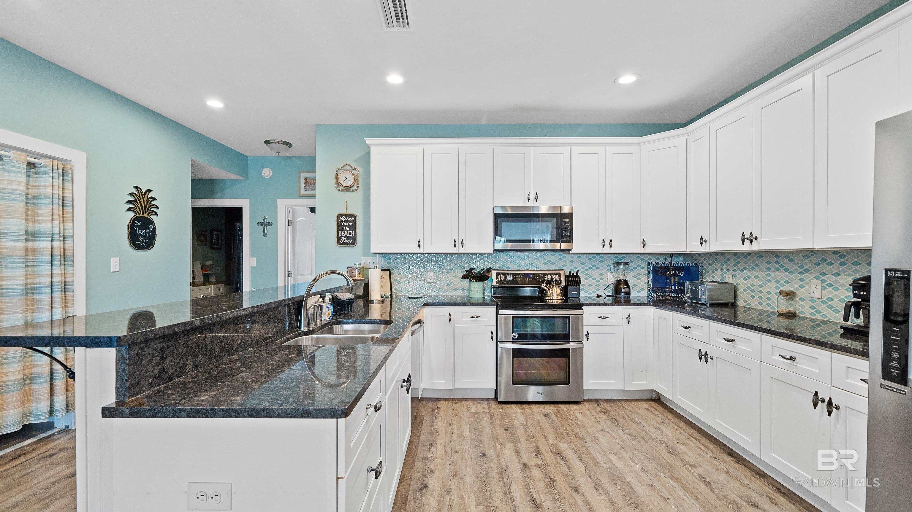 Gulf Shores, Alabama, 36542, United States, 8 Bedrooms Bedrooms, ,7 BathroomsBathrooms,Residential,Active,1953270