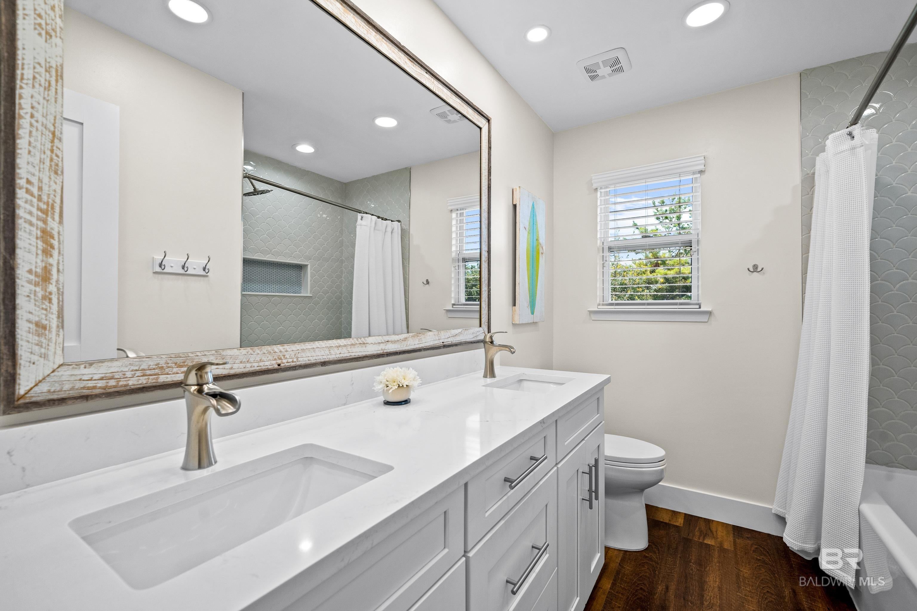 Orange Beach, Alabama, 36561, United States, 4 Bedrooms Bedrooms, ,3 BathroomsBathrooms,Residential,Active,1888450