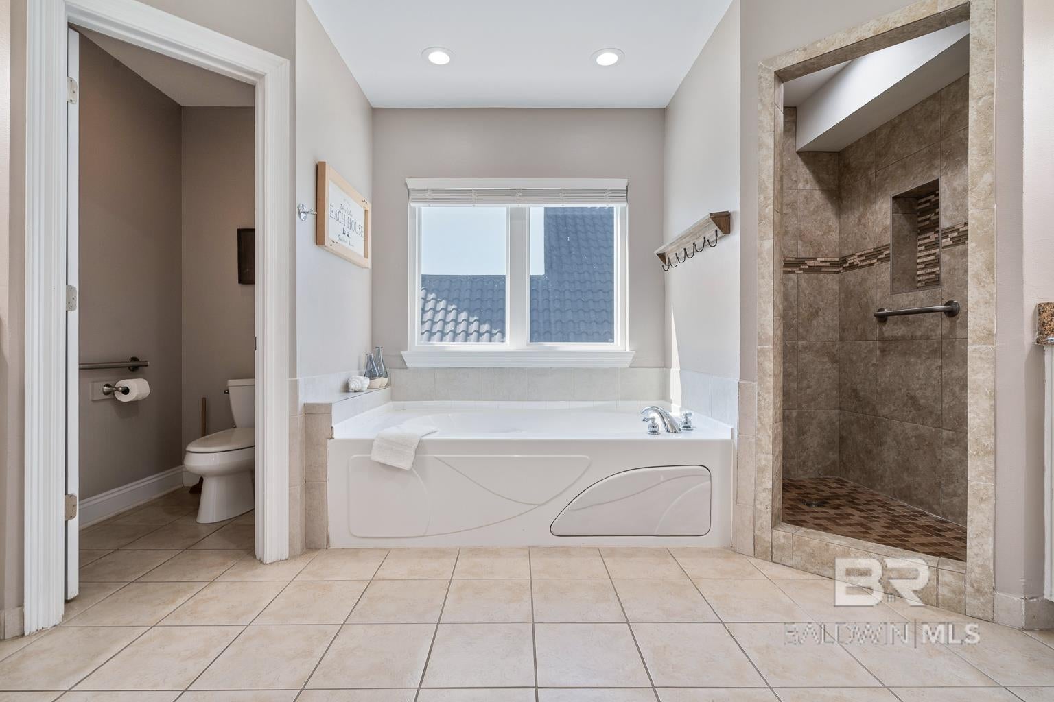 Gulf Shores, Alabama, 36542, United States, ,Residential,Active,1703031