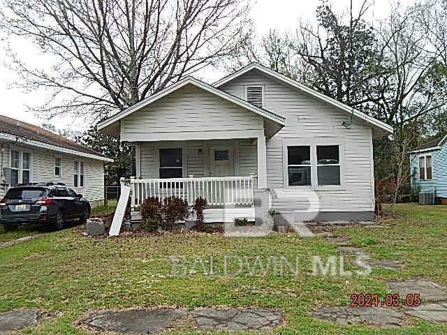 655 CHEROKEE ST, MOBILE, AL 36606, photo 1 of 28