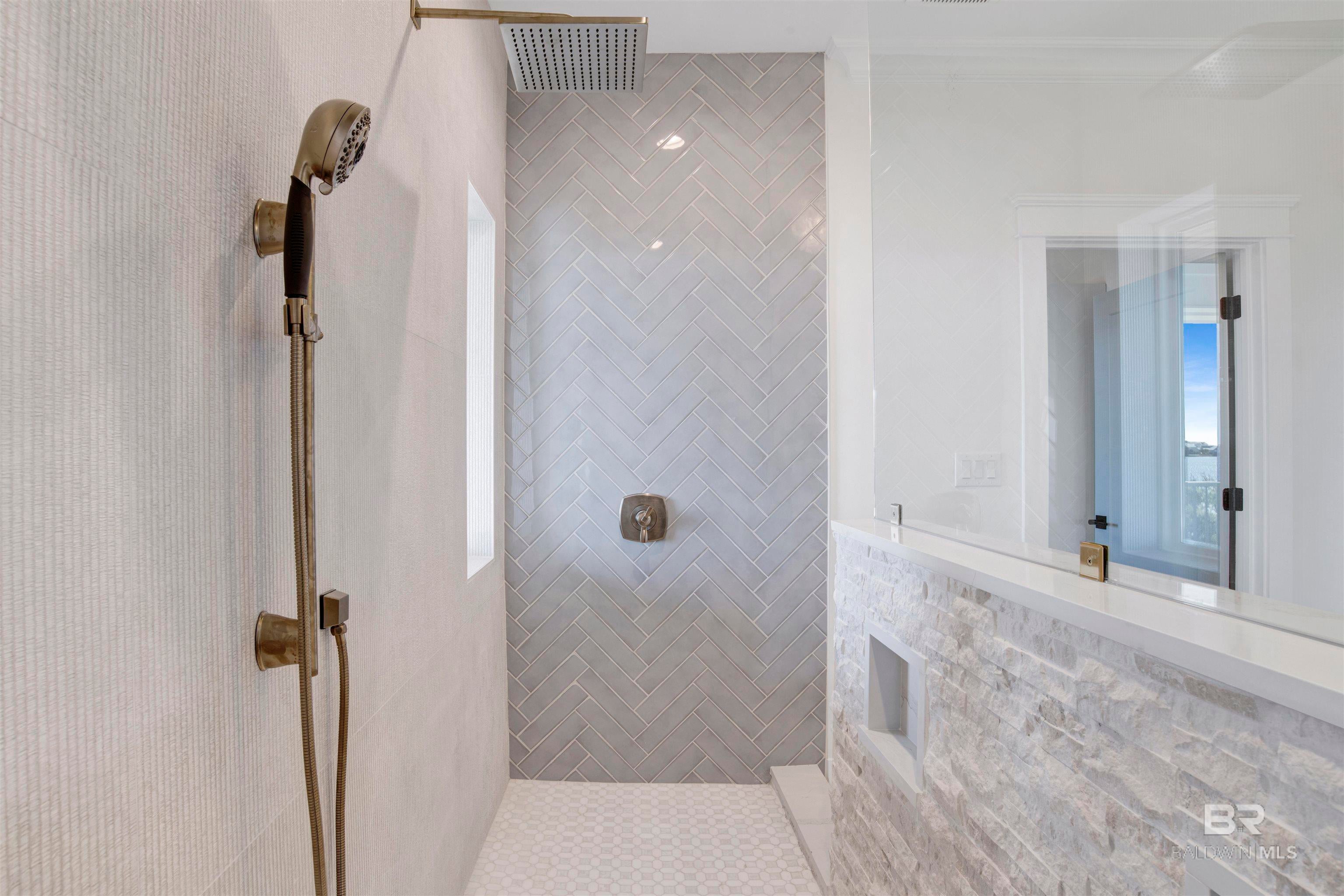 Gulf Shores, Alabama, 36542, United States, 5 Bedrooms Bedrooms, ,6 BathroomsBathrooms,Residential,Active,1992540