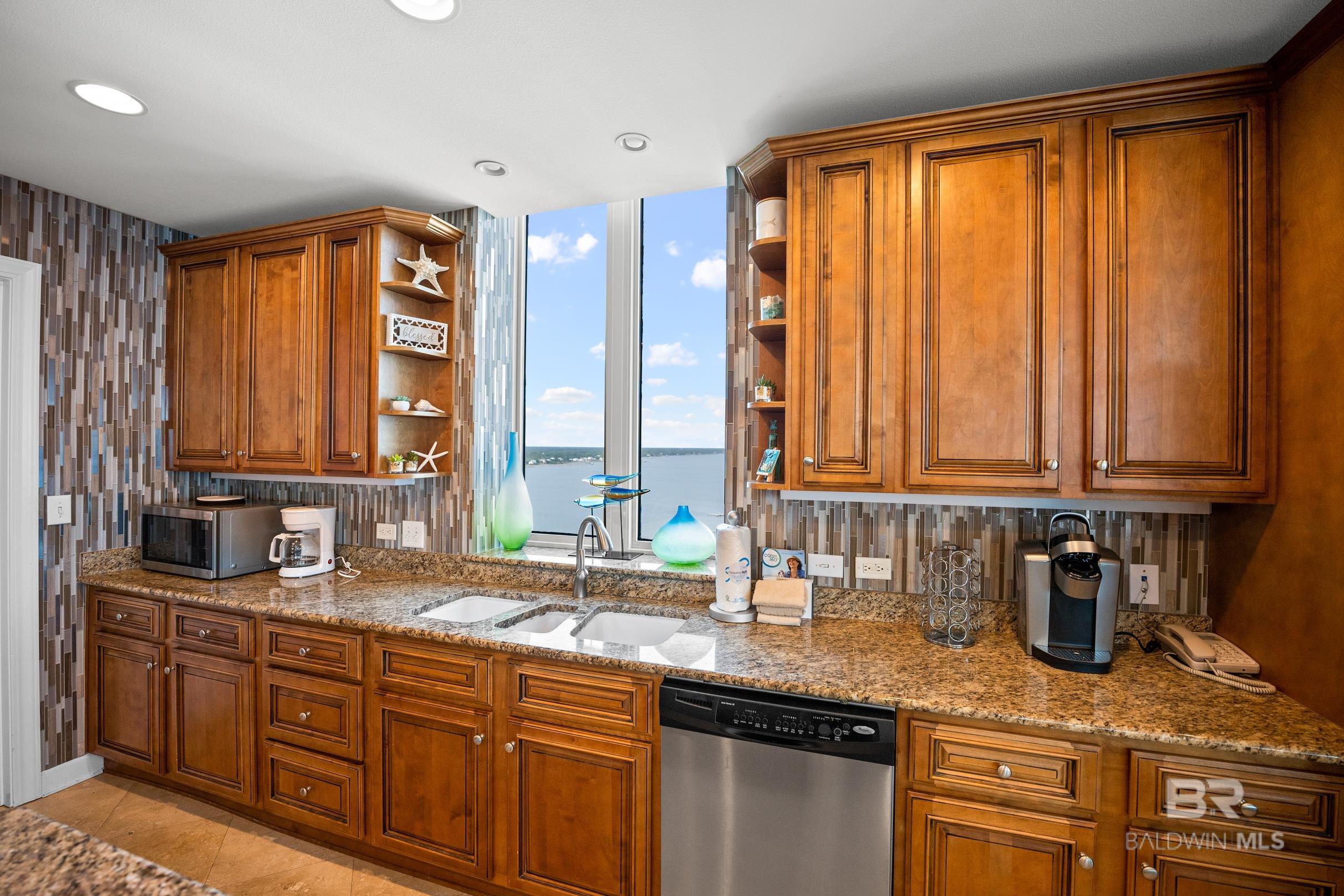 Gulf Shores, Alabama, 36542, United States, ,4 BathroomsBathrooms,Residential,Active,1824911