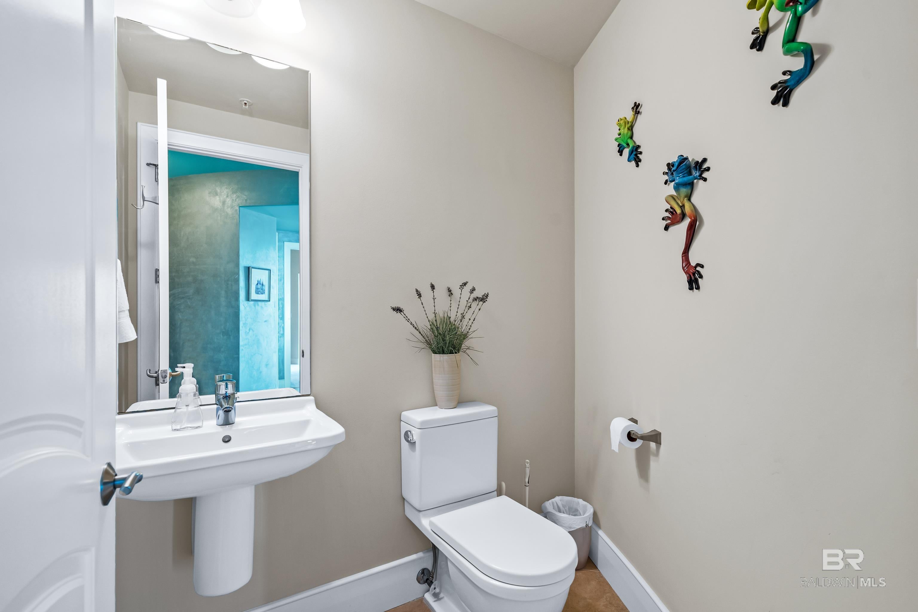 Orange Beach, Alabama, 36561, United States, ,5 BathroomsBathrooms,Residential,Active,1702105