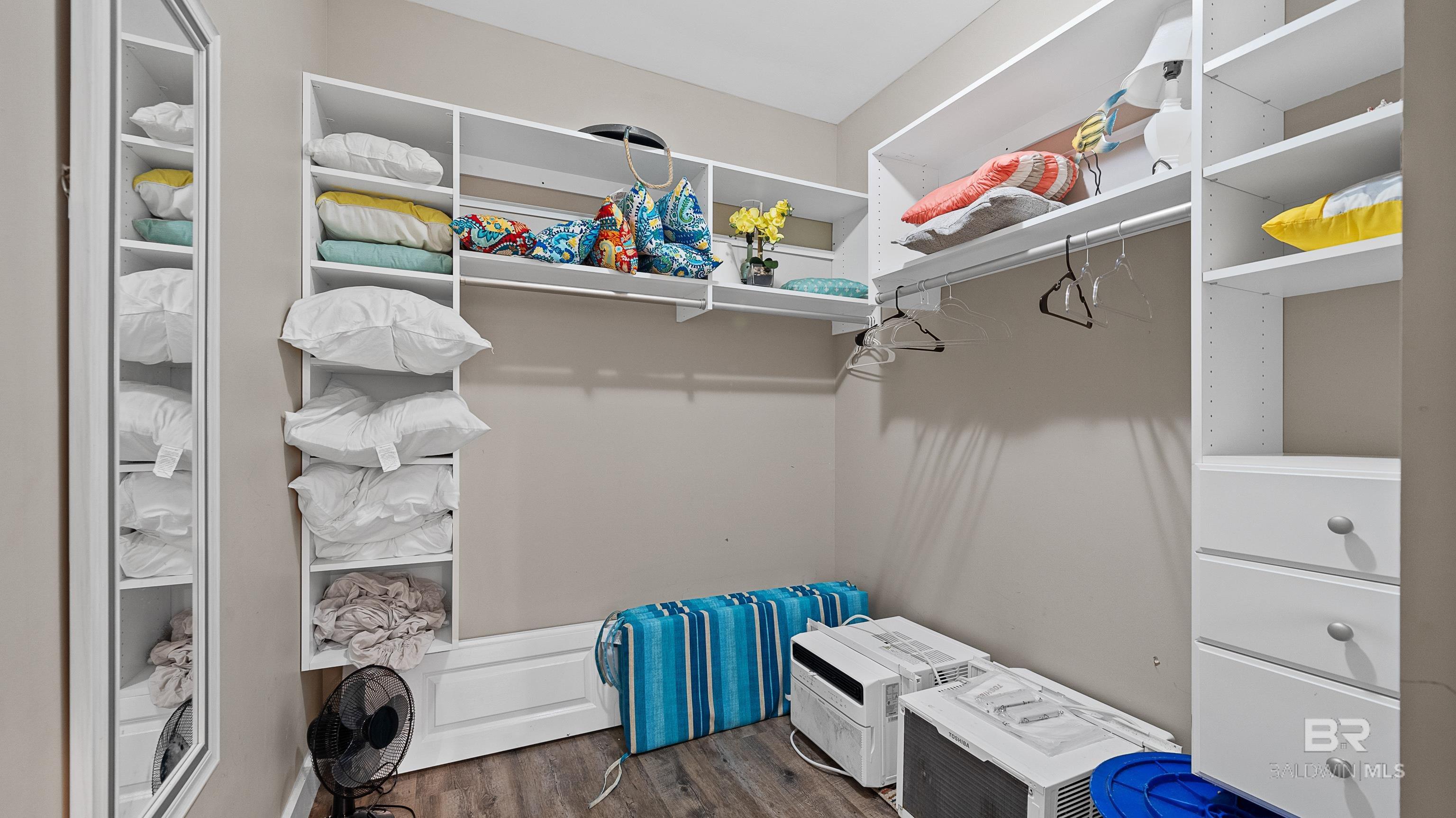 Gulf Shores, Alabama, 36542, United States, 8 Bedrooms Bedrooms, ,7 BathroomsBathrooms,Residential,Active,1953270