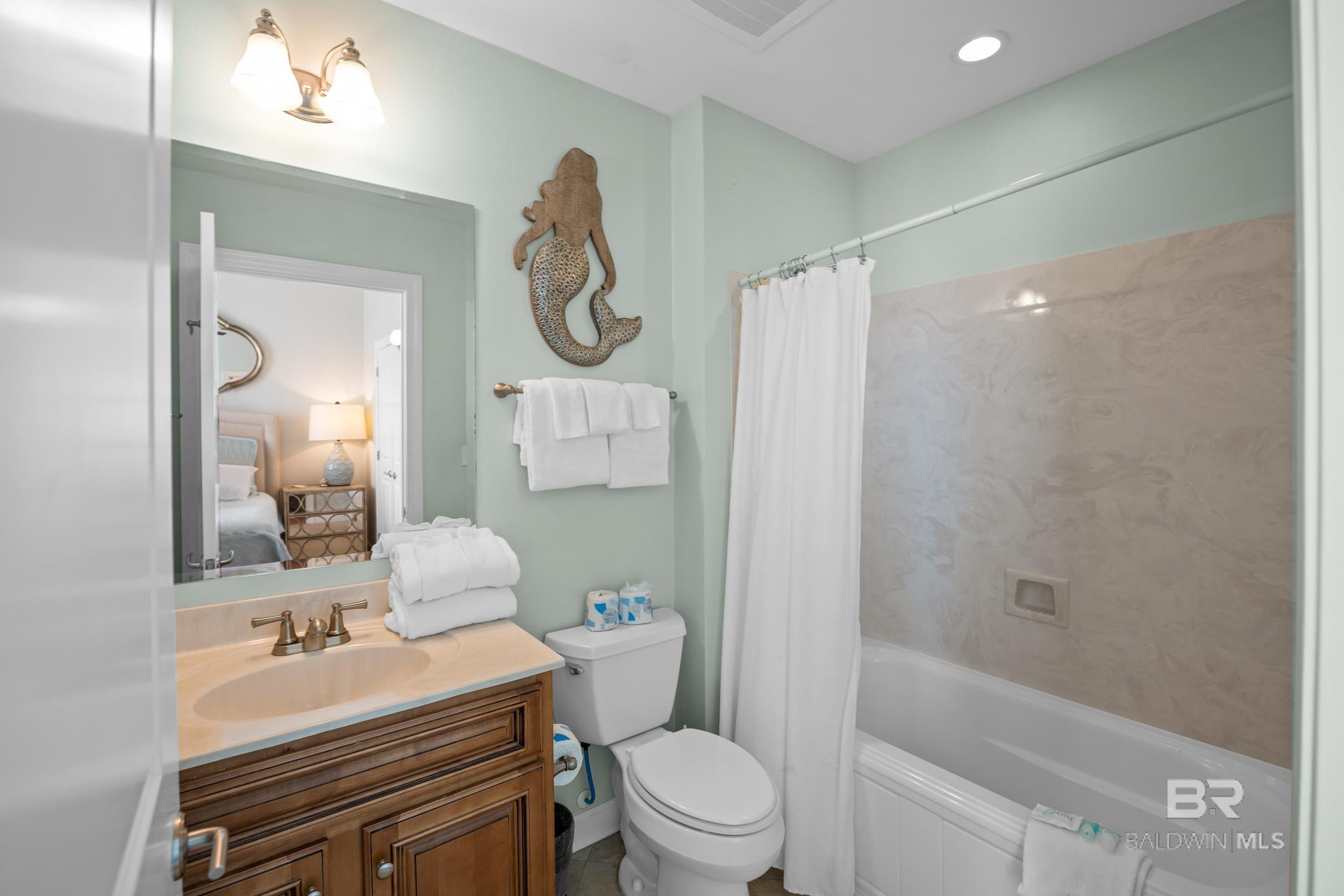Gulf Shores, Alabama, 36542, United States, ,4 BathroomsBathrooms,Residential,Active,1824911