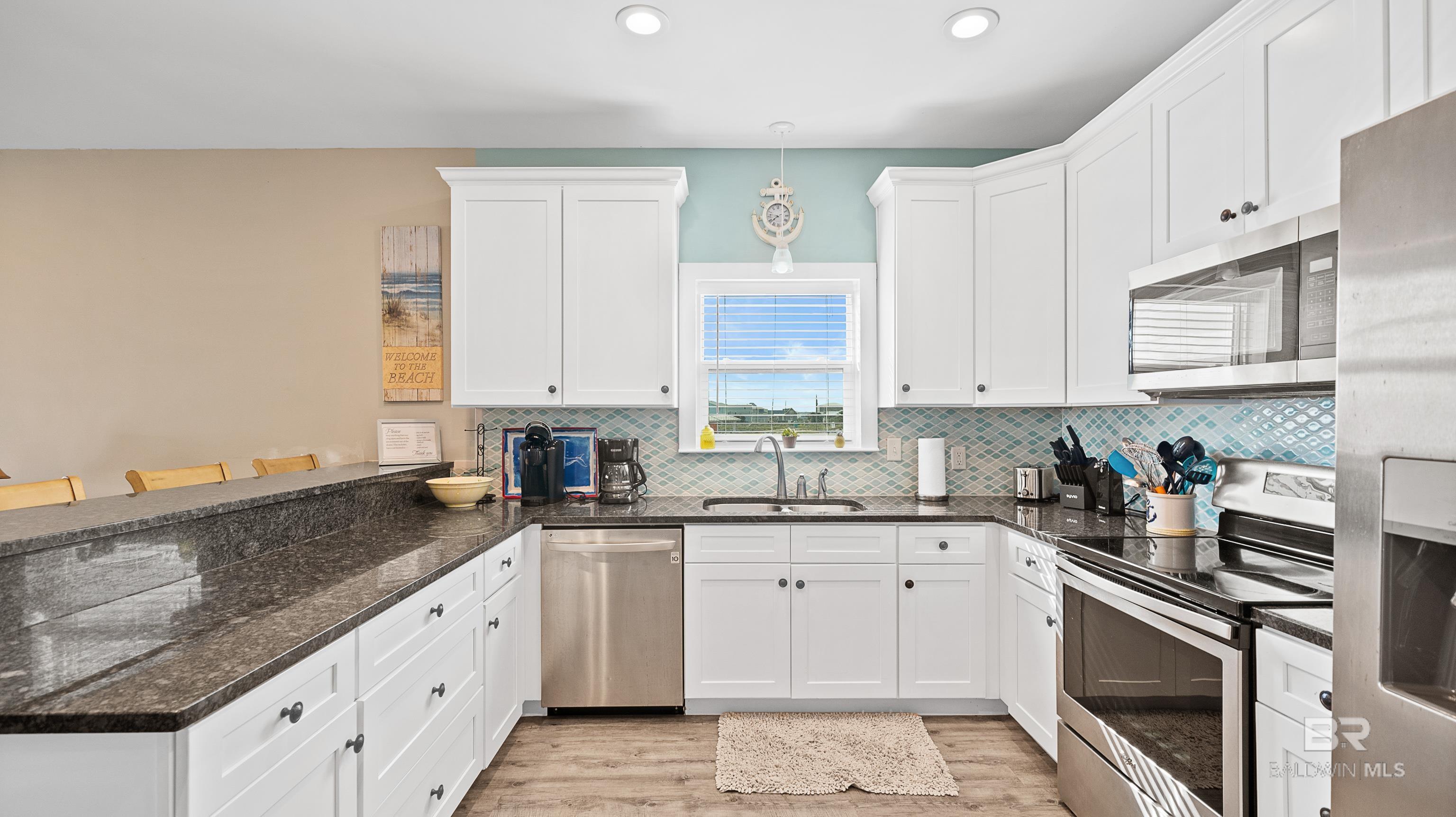 Gulf Shores, Alabama, 36542, United States, 8 Bedrooms Bedrooms, ,7 BathroomsBathrooms,Residential,Active,1953270