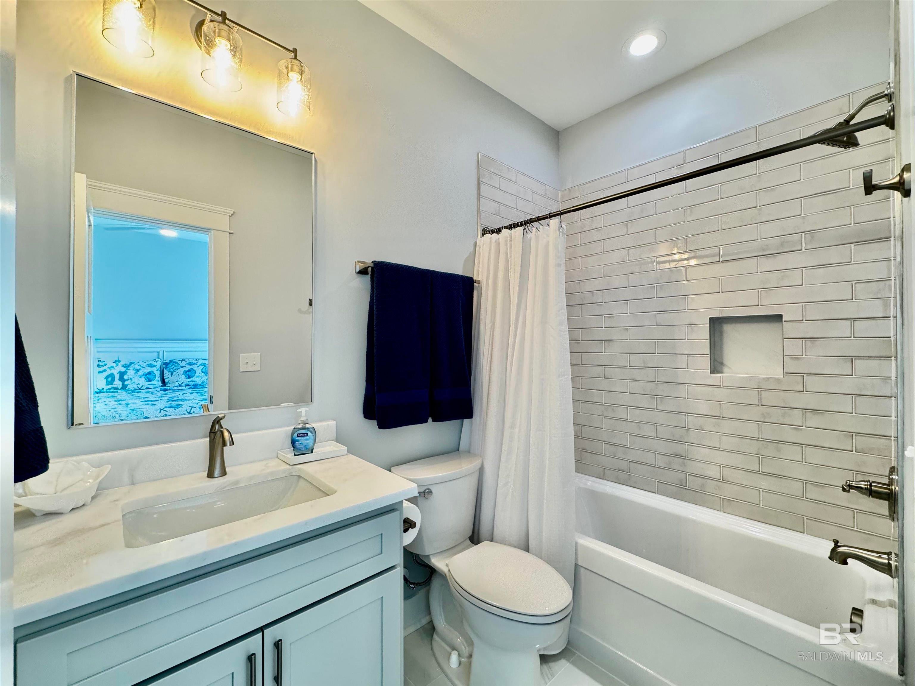Gulf Shores, Alabama, 36542, United States, ,6 BathroomsBathrooms,Residential,Active,1798119