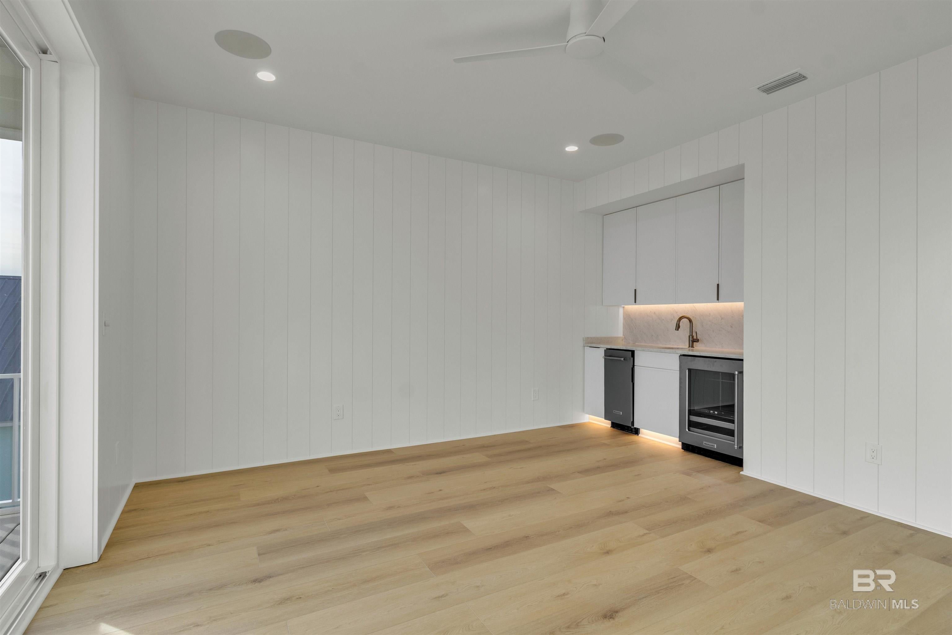 Gulf Shores, Alabama, 36542, United States, ,5 BathroomsBathrooms,Residential,Active,1900169