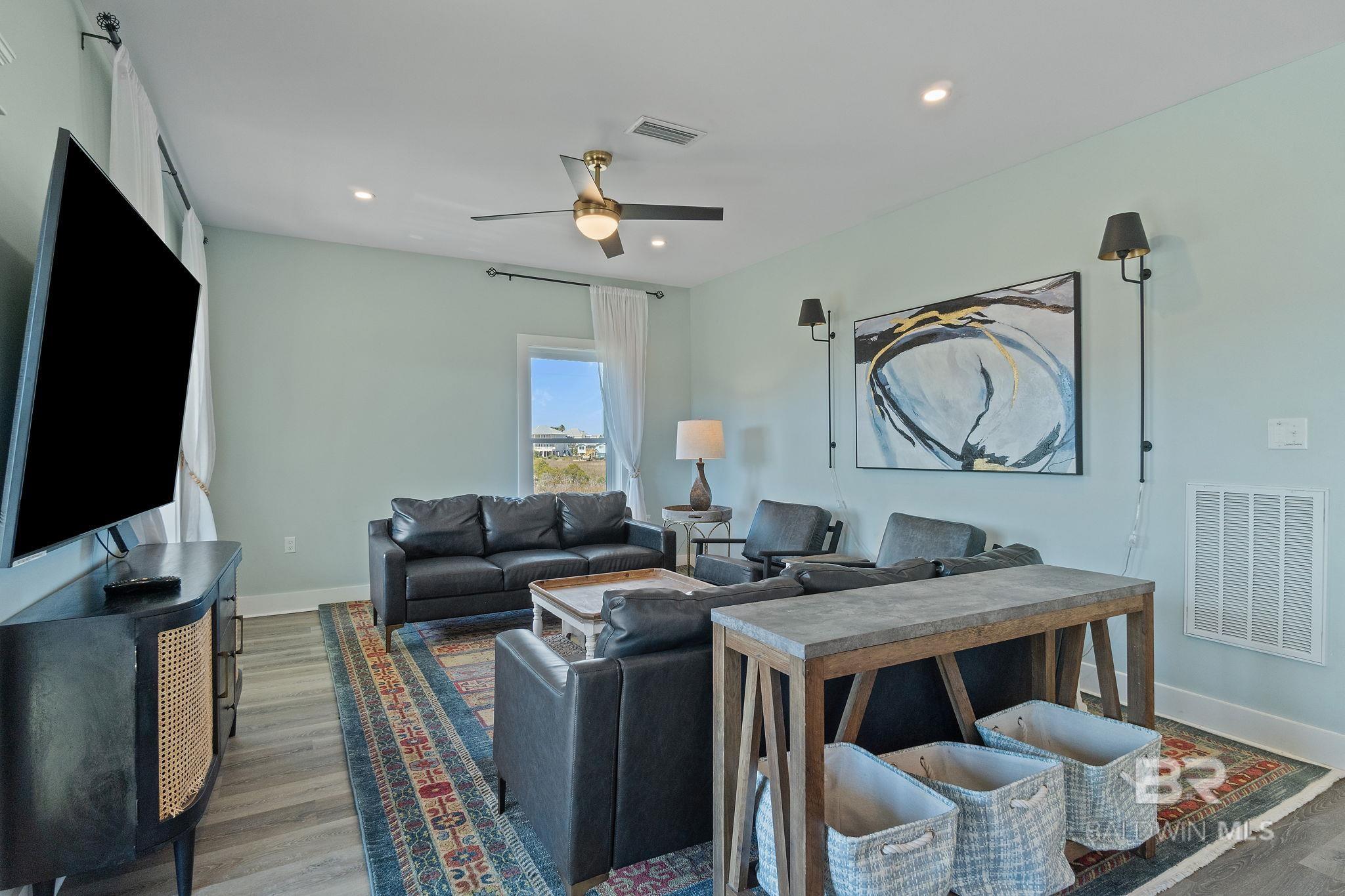 Gulf Shores, Alabama, 36542, United States, 4 Bedrooms Bedrooms, ,4 BathroomsBathrooms,Residential,Active,1988437