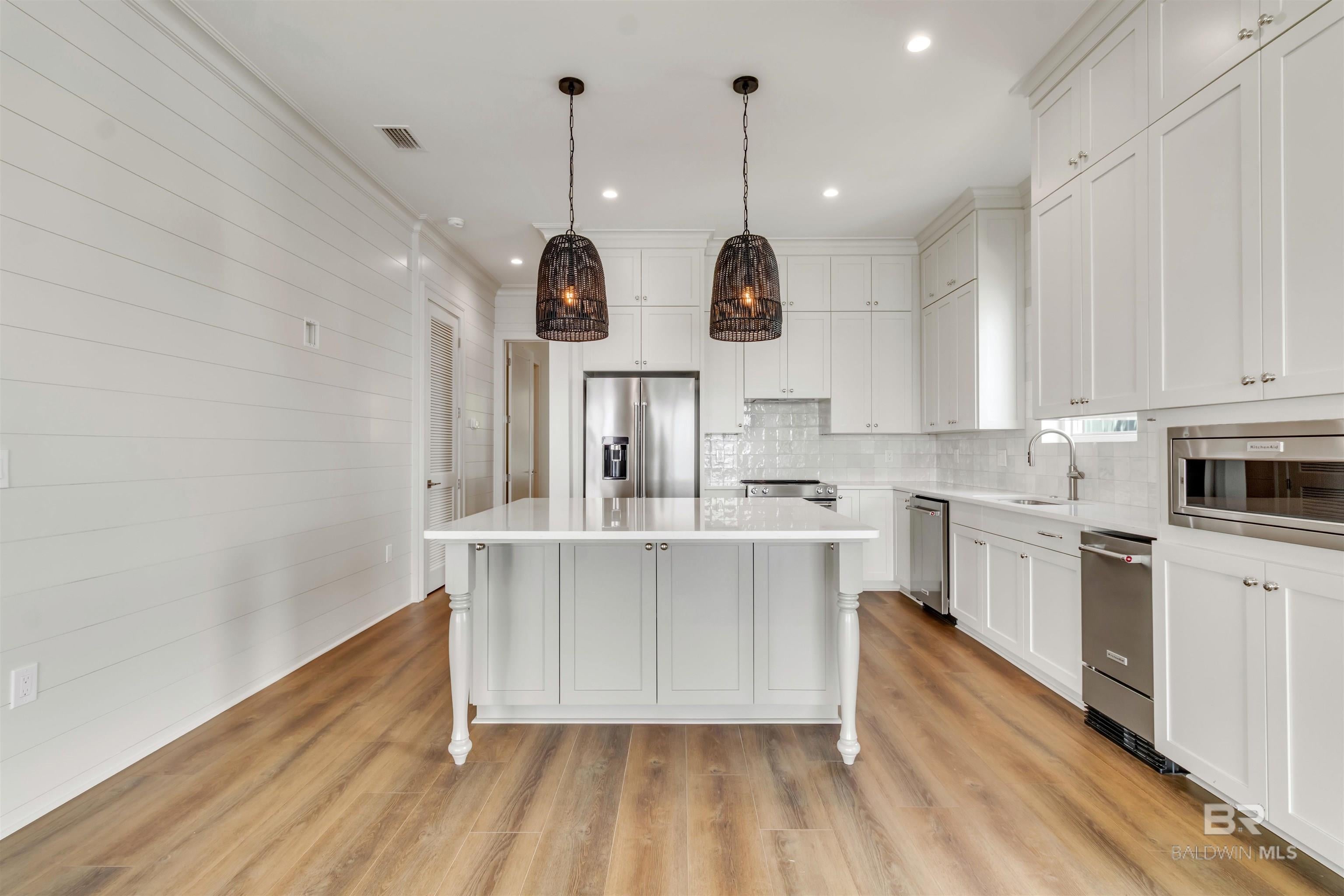 Gulf Shores, Alabama, 36542, United States, ,4 BathroomsBathrooms,Residential,Active,1702141