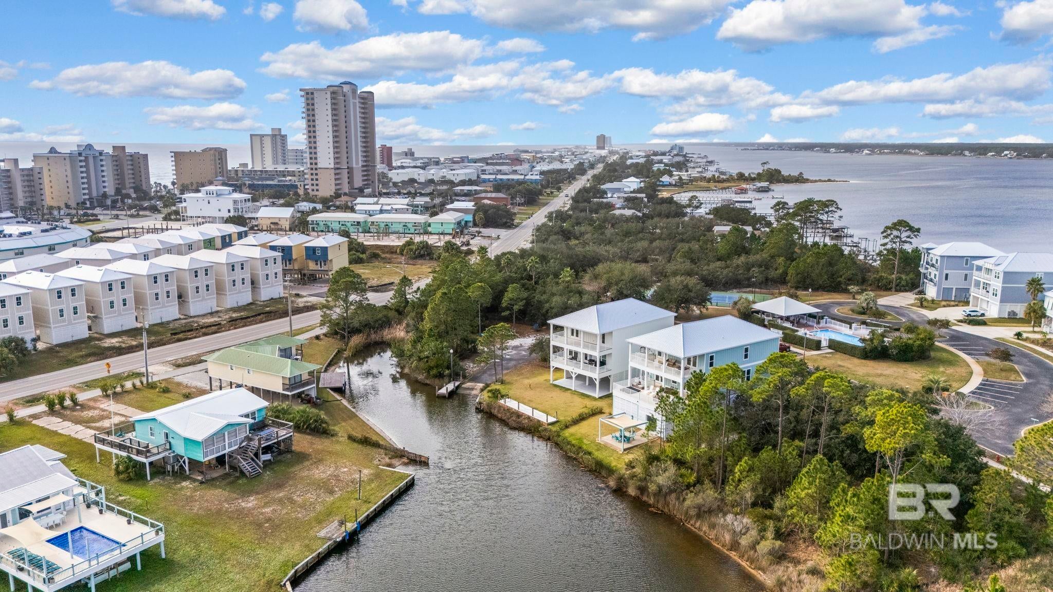 Gulf Shores, Alabama, 36542, United States, 6 Bedrooms Bedrooms, ,4 BathroomsBathrooms,Residential,Active,2009422