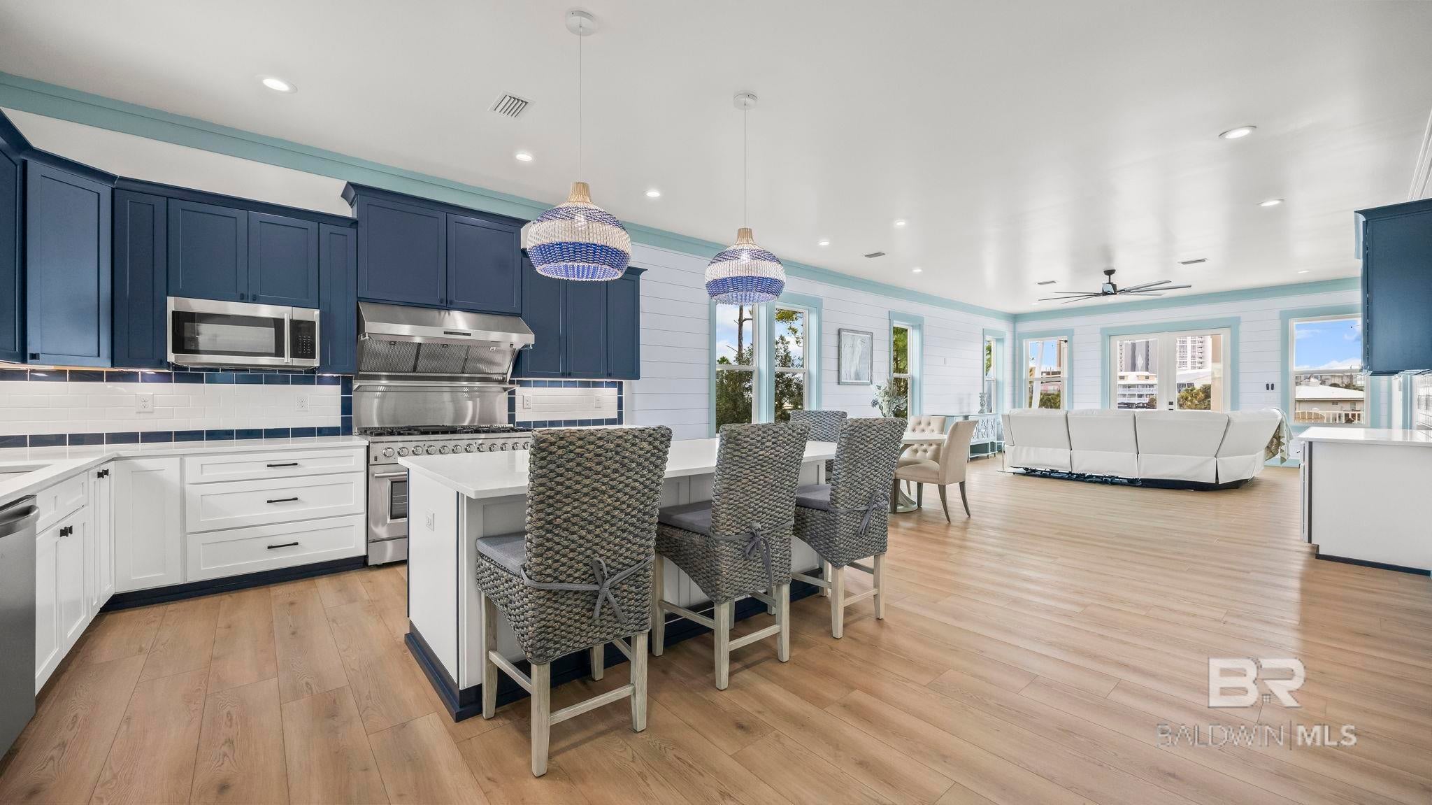 Gulf Shores, Alabama, 36542, United States, 6 Bedrooms Bedrooms, ,4 BathroomsBathrooms,Residential,Active,2009422