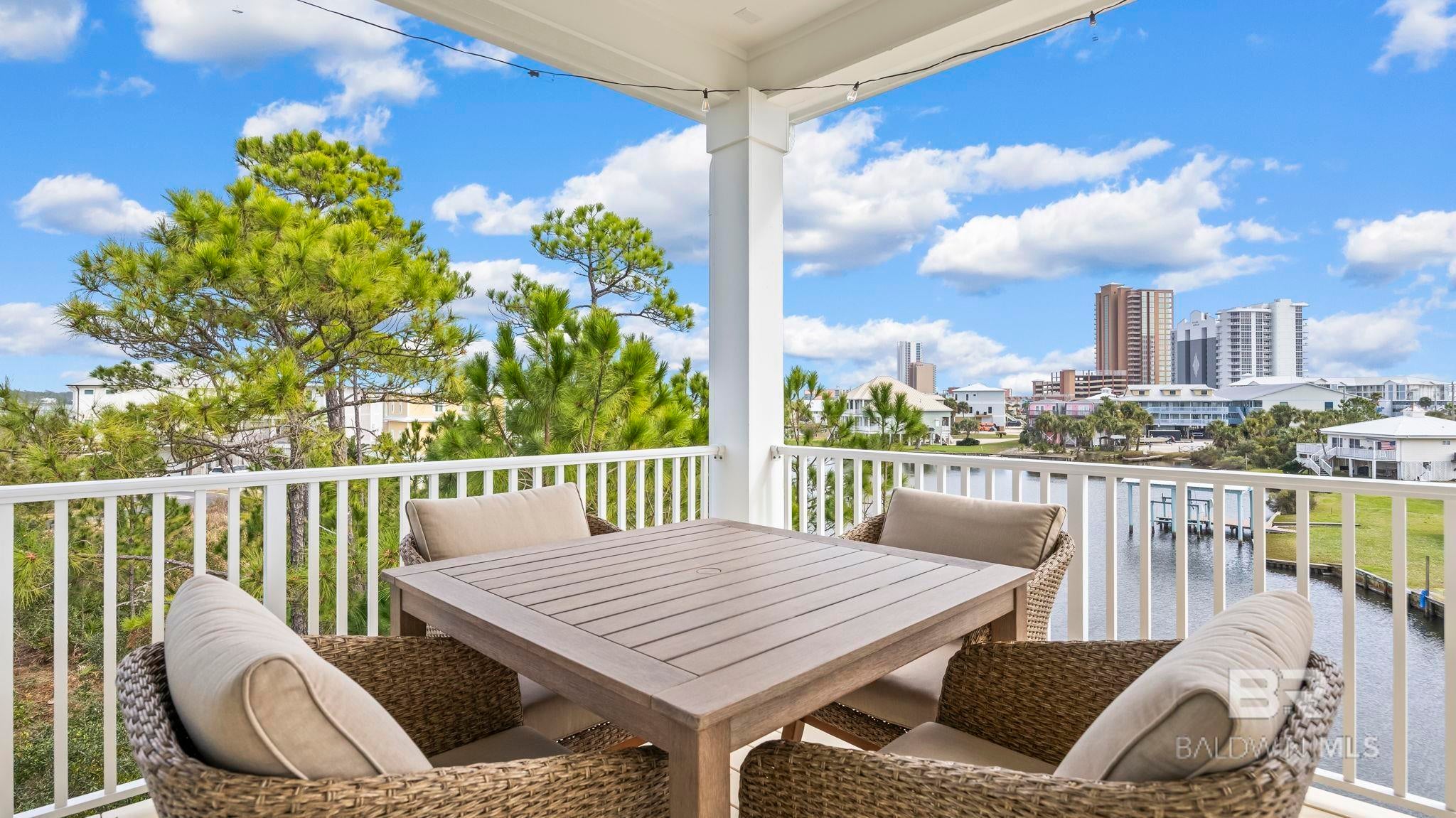 Gulf Shores, Alabama, 36542, United States, 6 Bedrooms Bedrooms, ,4 BathroomsBathrooms,Residential,Active,2009422