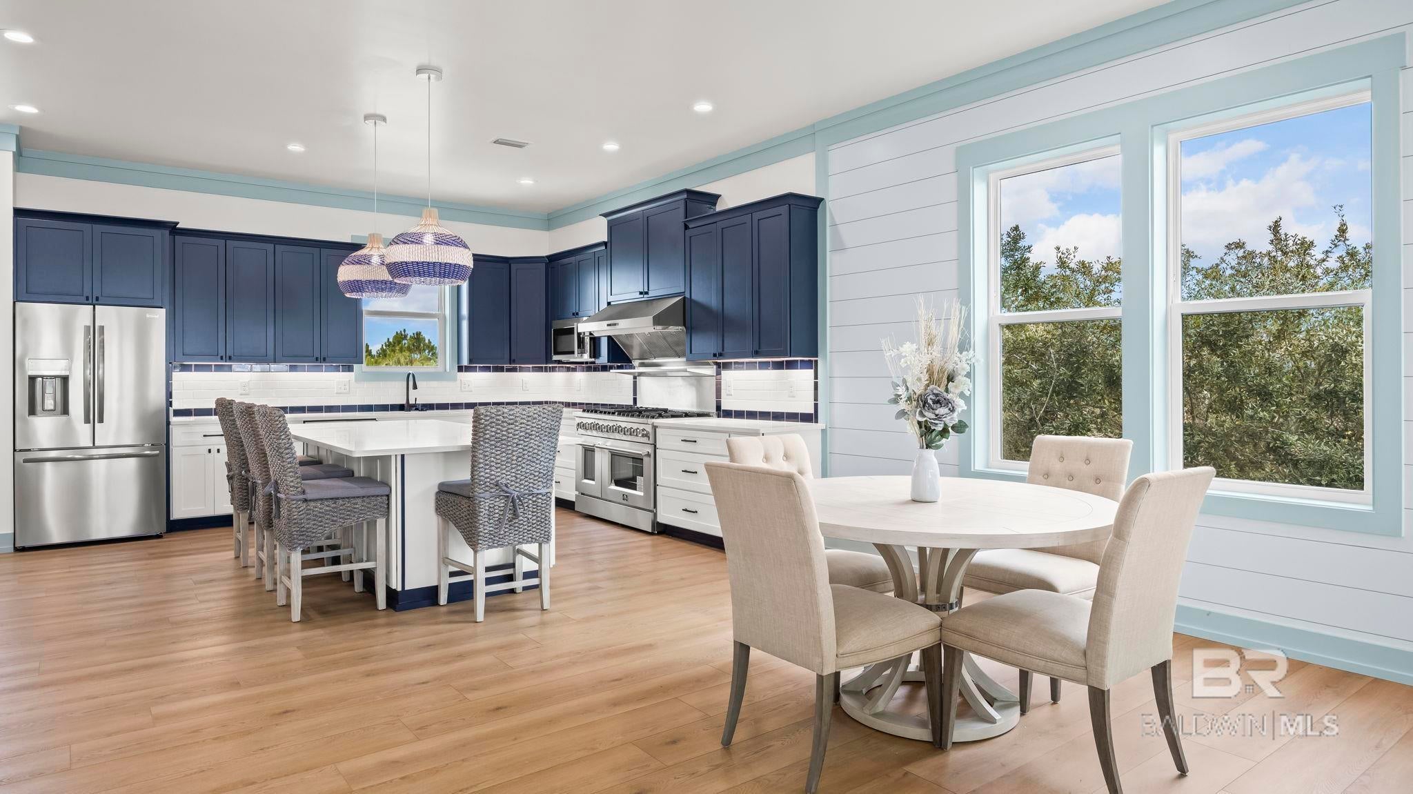 Gulf Shores, Alabama, 36542, United States, 6 Bedrooms Bedrooms, ,4 BathroomsBathrooms,Residential,Active,2009422