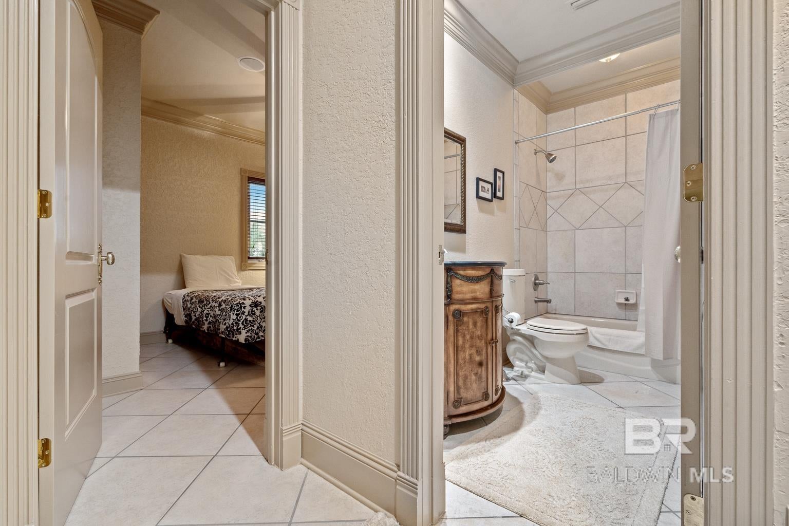 Orange Beach, Alabama, 36561, United States, ,5 BathroomsBathrooms,Residential,Active,1869129