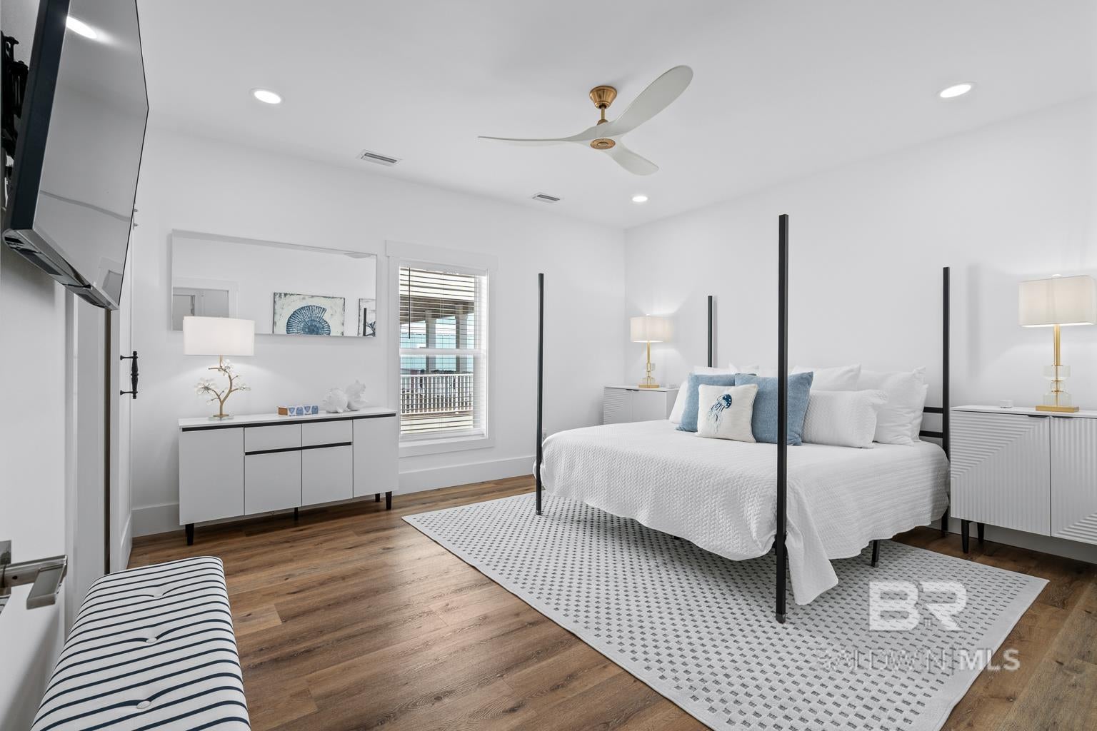 Gulf Shores, Alabama, 36542, United States, 6 Bedrooms Bedrooms, ,8 BathroomsBathrooms,Residential,Active,1907976