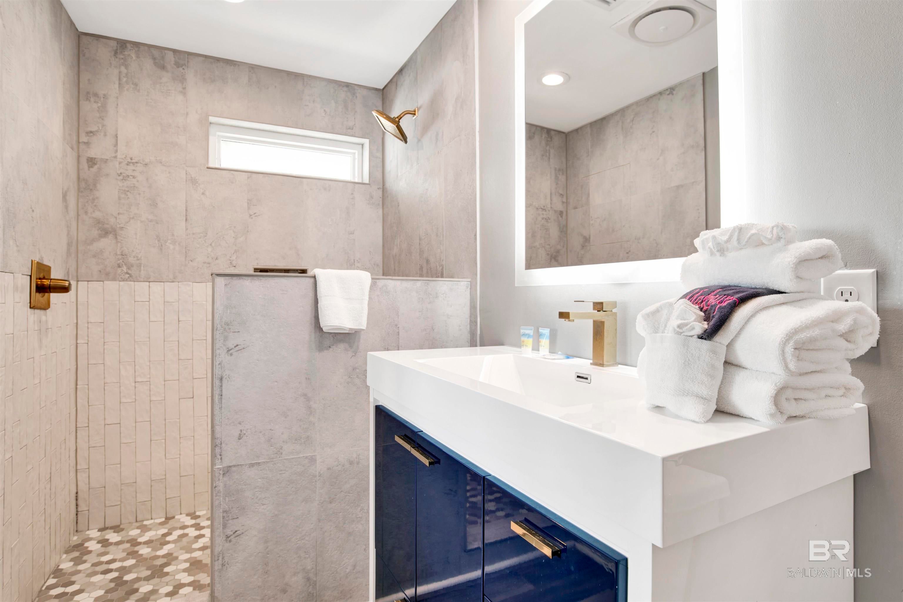 Gulf Shores, Alabama, 36542, United States, 5 Bedrooms Bedrooms, ,5 BathroomsBathrooms,Residential,Active,1973267