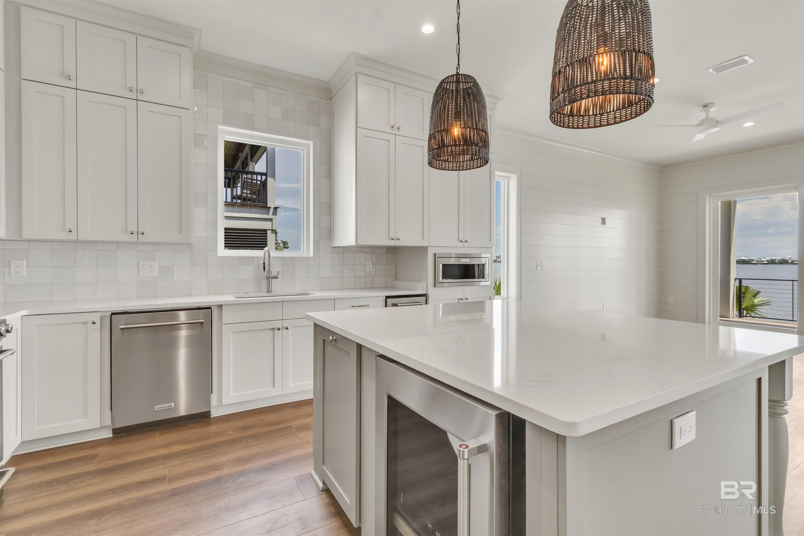 Gulf Shores, Alabama, 36542, United States, ,4 BathroomsBathrooms,Residential,Active,1702141