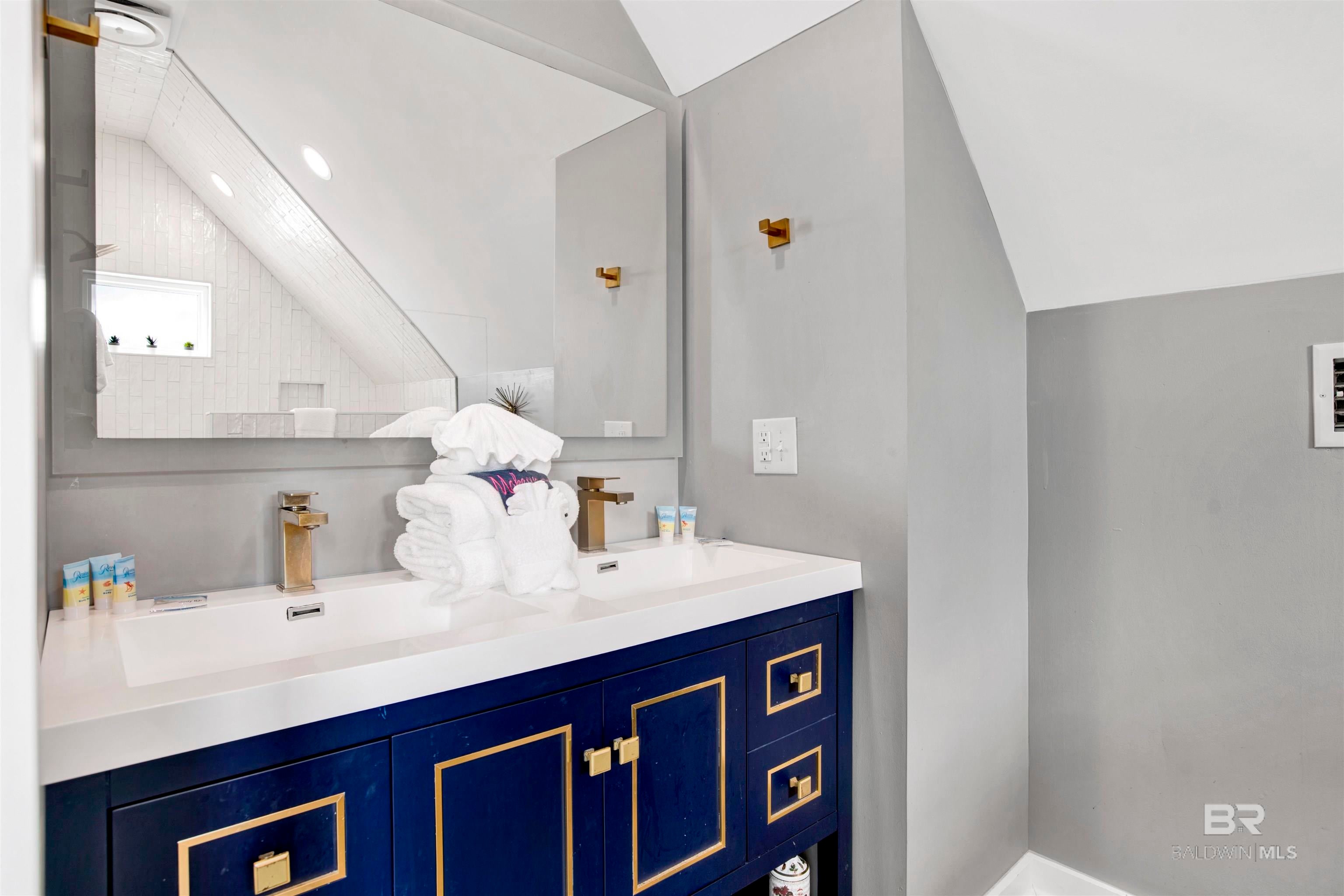 Gulf Shores, Alabama, 36542, United States, 5 Bedrooms Bedrooms, ,5 BathroomsBathrooms,Residential,Active,1973267