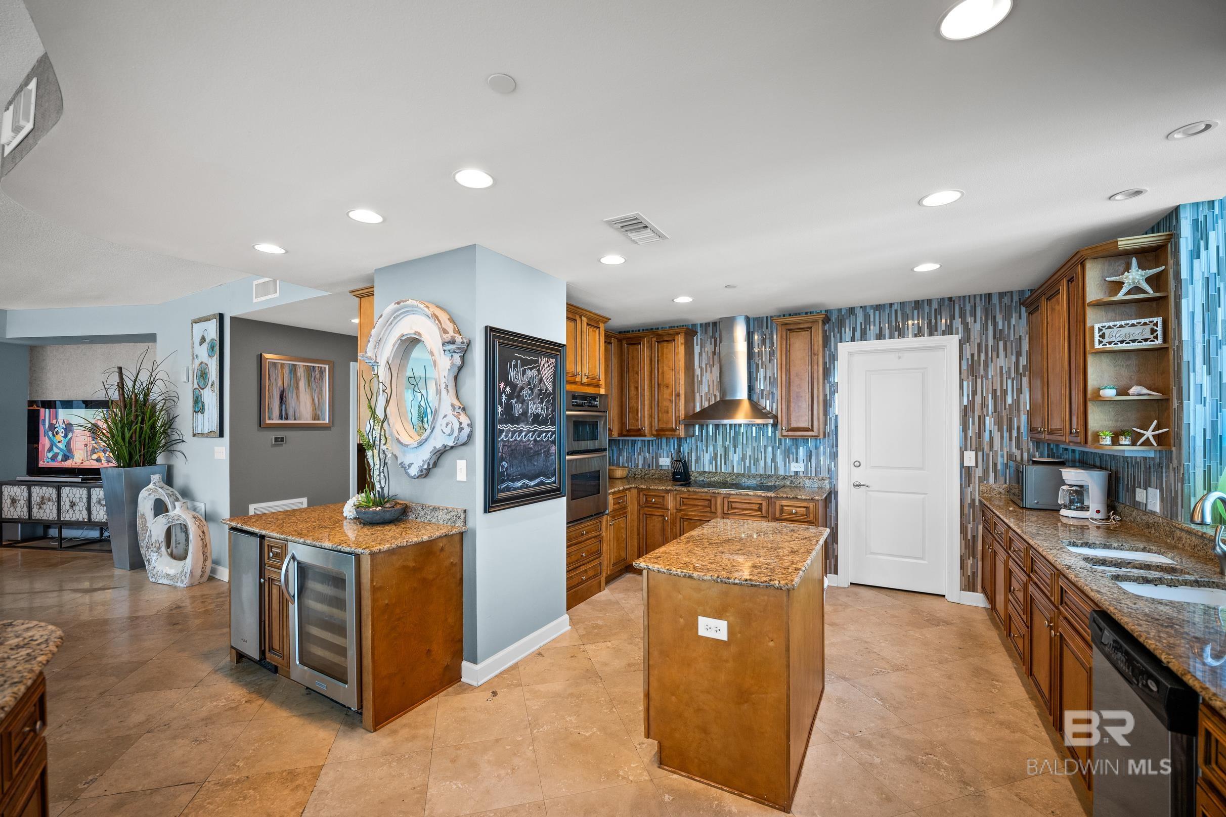Gulf Shores, Alabama, 36542, United States, ,4 BathroomsBathrooms,Residential,Active,1824911