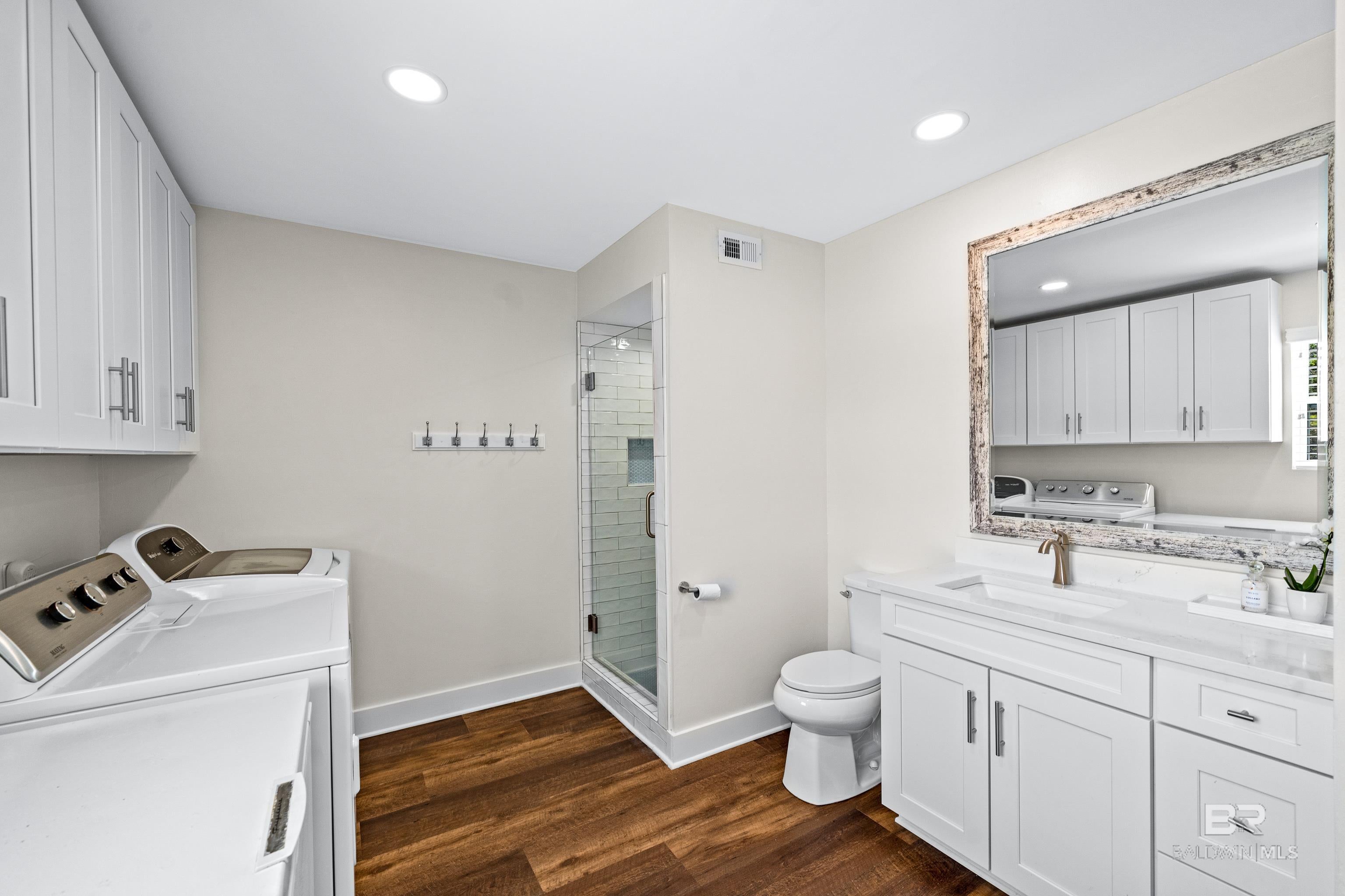 Orange Beach, Alabama, 36561, United States, 4 Bedrooms Bedrooms, ,3 BathroomsBathrooms,Residential,Active,1888450