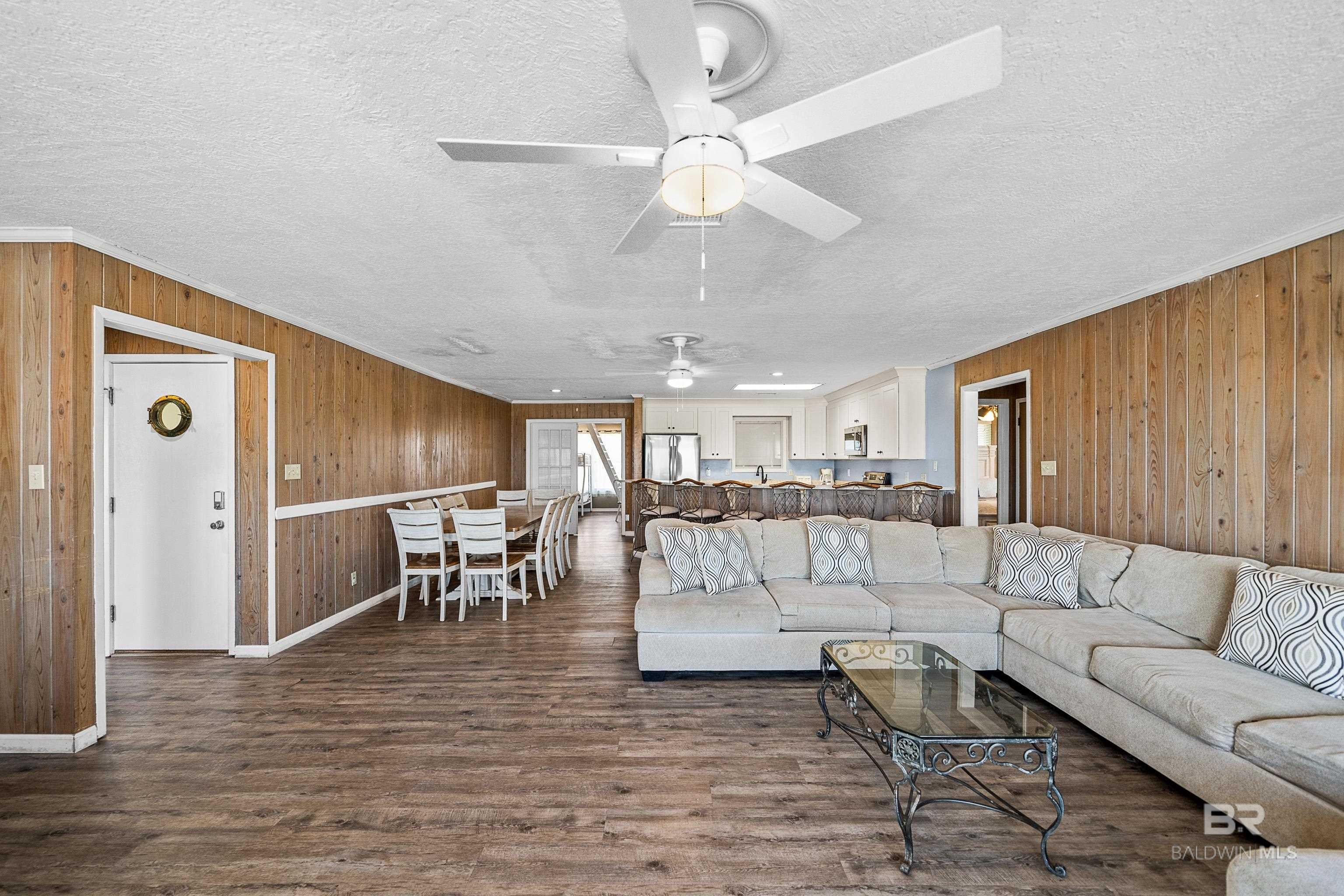 Gulf Shores, Alabama, 36542, United States, 5 Bedrooms Bedrooms, ,3 BathroomsBathrooms,Residential,Active,1909616