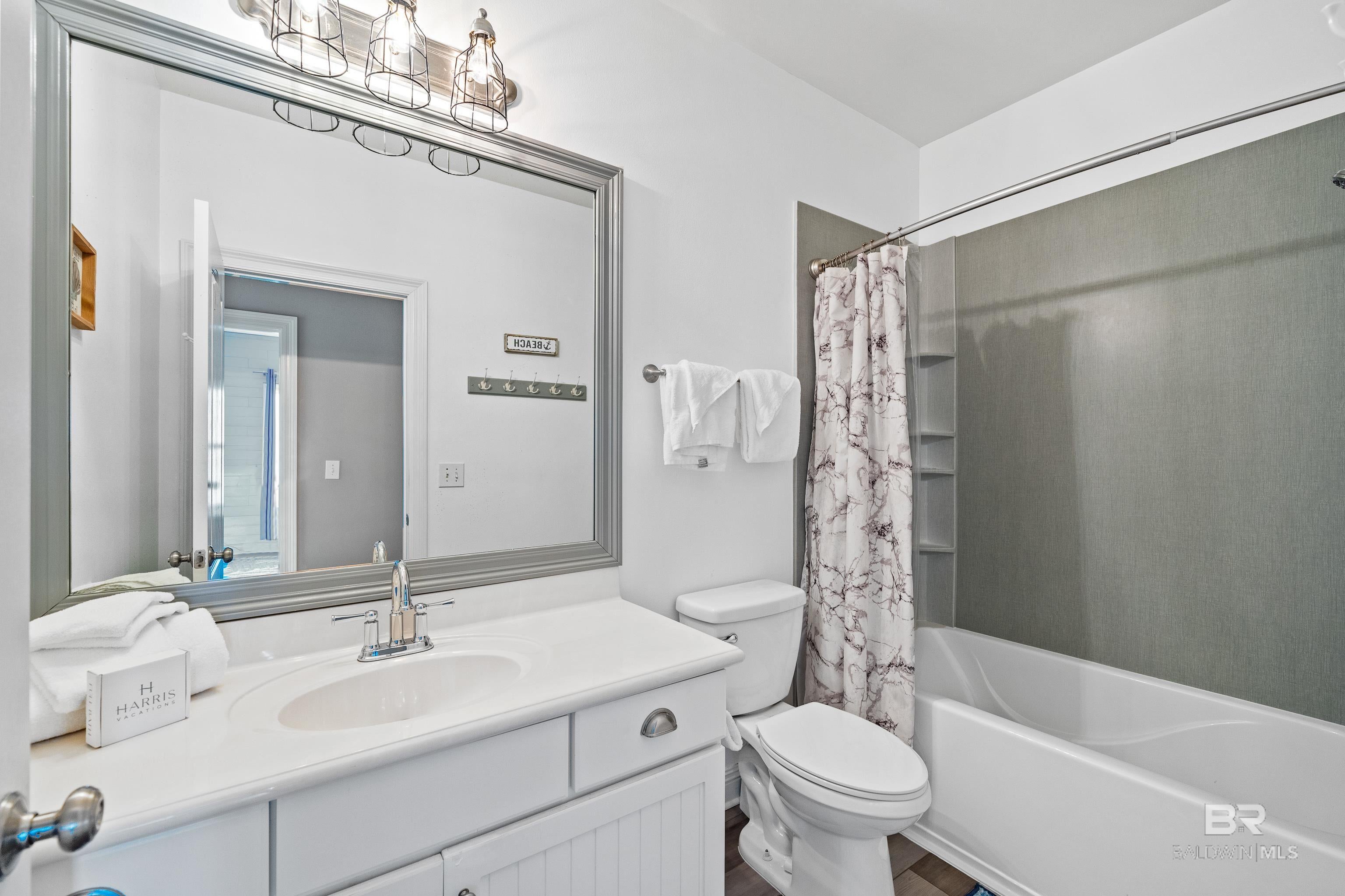 Gulf Shores, Alabama, 36542, United States, ,4 BathroomsBathrooms,Residential,Active,1731253
