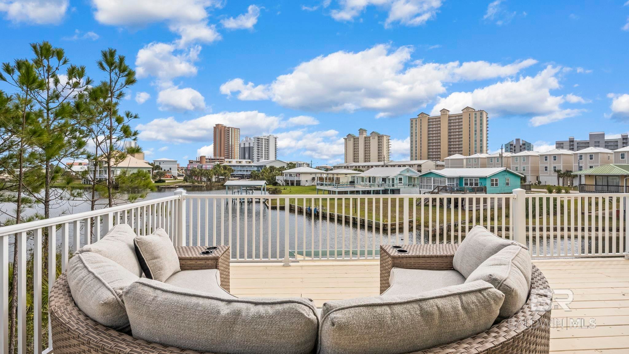 Gulf Shores, Alabama, 36542, United States, 6 Bedrooms Bedrooms, ,4 BathroomsBathrooms,Residential,Active,2009422