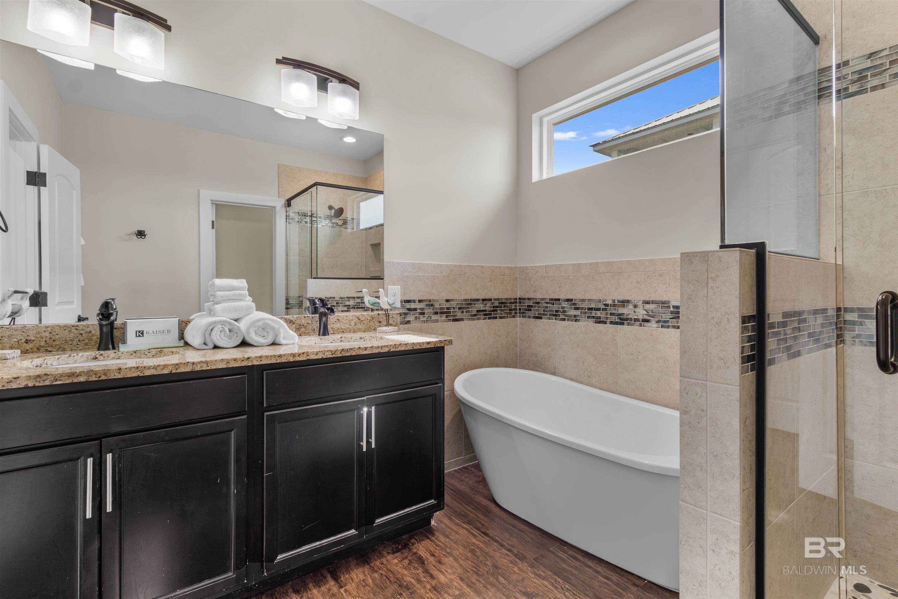 Gulf Shores, Alabama, 36542, United States, 6 Bedrooms Bedrooms, ,4 BathroomsBathrooms,Residential,Active,2044165