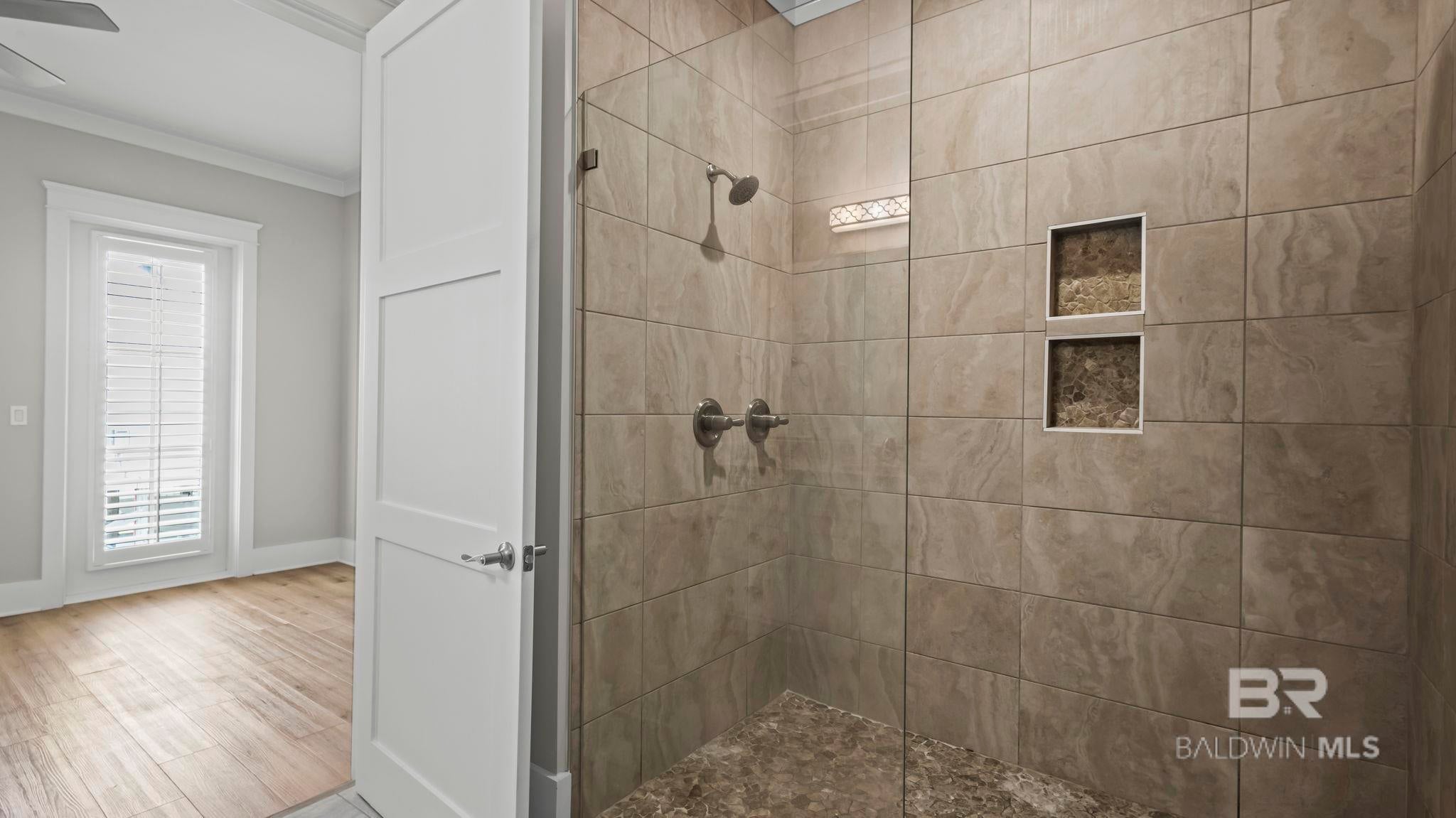 Orange Beach, Alabama, 36561, United States, 5 Bedrooms Bedrooms, ,5 BathroomsBathrooms,Residential,Active,1889336