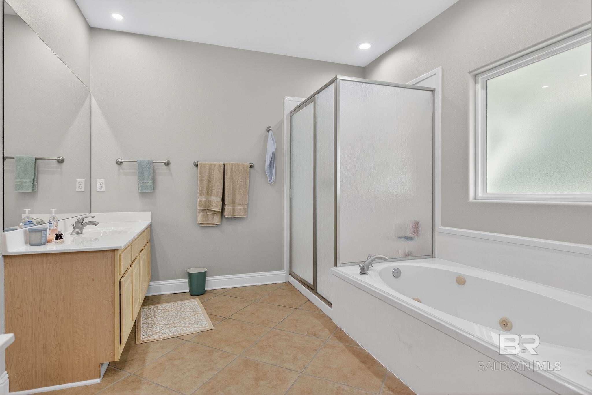 Orange Beach, Alabama, 36561, United States, 5 Bedrooms Bedrooms, ,5 BathroomsBathrooms,Residential,Active,2015258