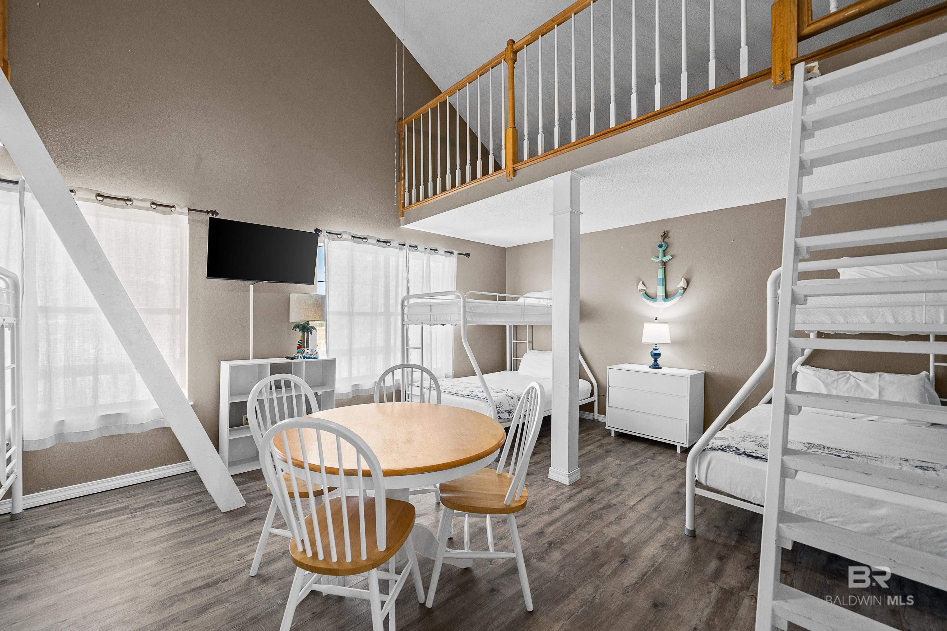 Gulf Shores, Alabama, 36542, United States, 5 Bedrooms Bedrooms, ,3 BathroomsBathrooms,Residential,Active,1909616