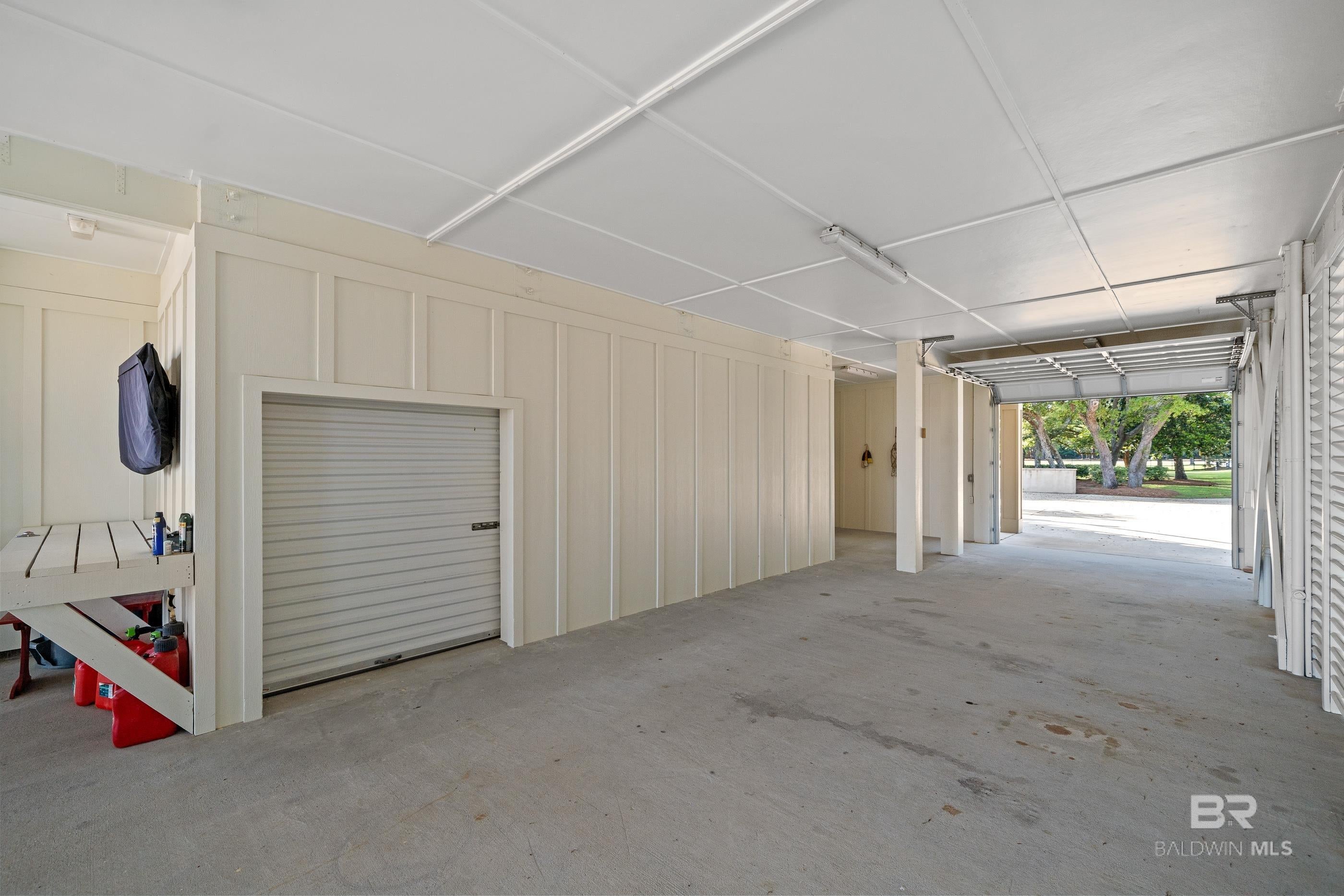 Gulf Shores, Alabama, 36542, United States, 6 Bedrooms Bedrooms, ,4 BathroomsBathrooms,Residential,Active,2044186