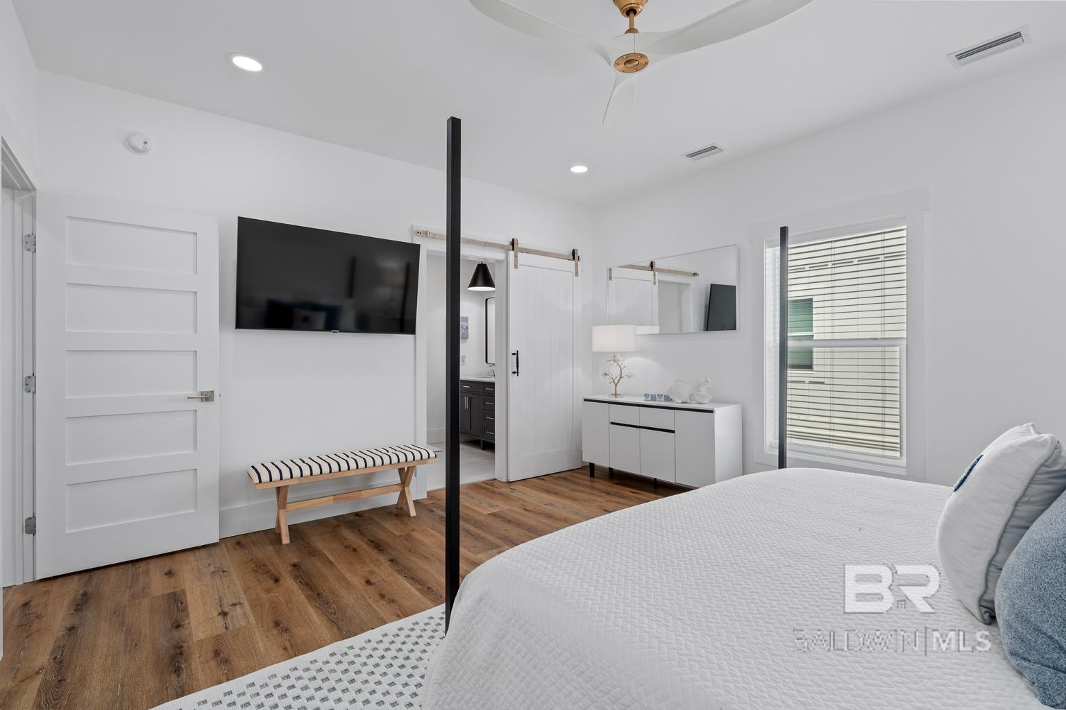 Gulf Shores, Alabama, 36542, United States, 6 Bedrooms Bedrooms, ,8 BathroomsBathrooms,Residential,Active,1907976