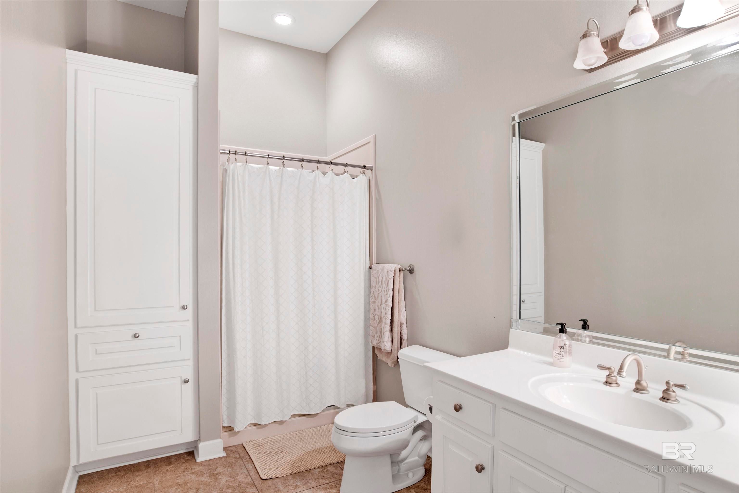 Orange Beach, Alabama, 36561, United States, 4 Bedrooms Bedrooms, ,3 BathroomsBathrooms,Residential,Active,2008705