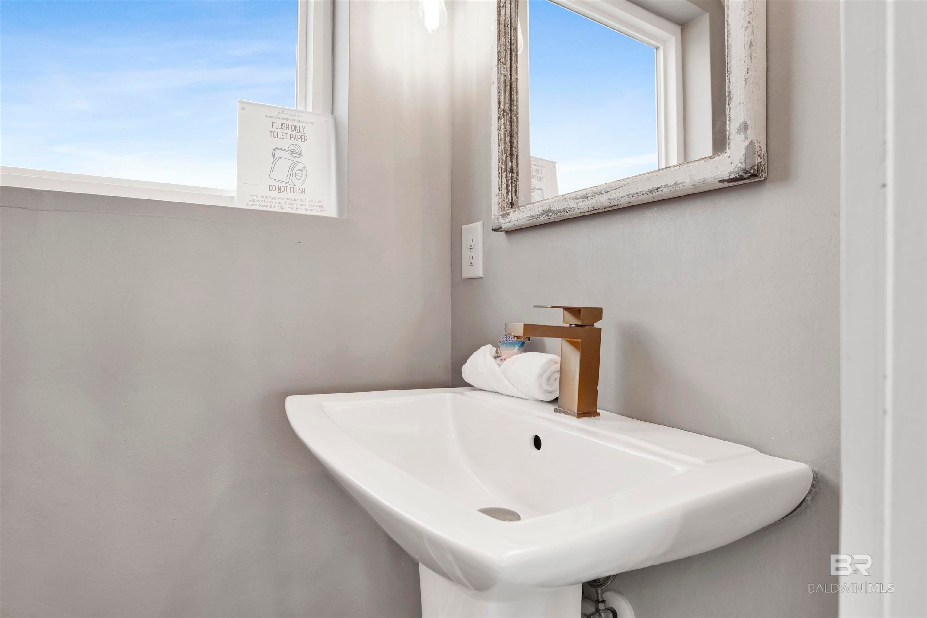 Gulf Shores, Alabama, 36542, United States, 5 Bedrooms Bedrooms, ,5 BathroomsBathrooms,Residential,Active,1973267