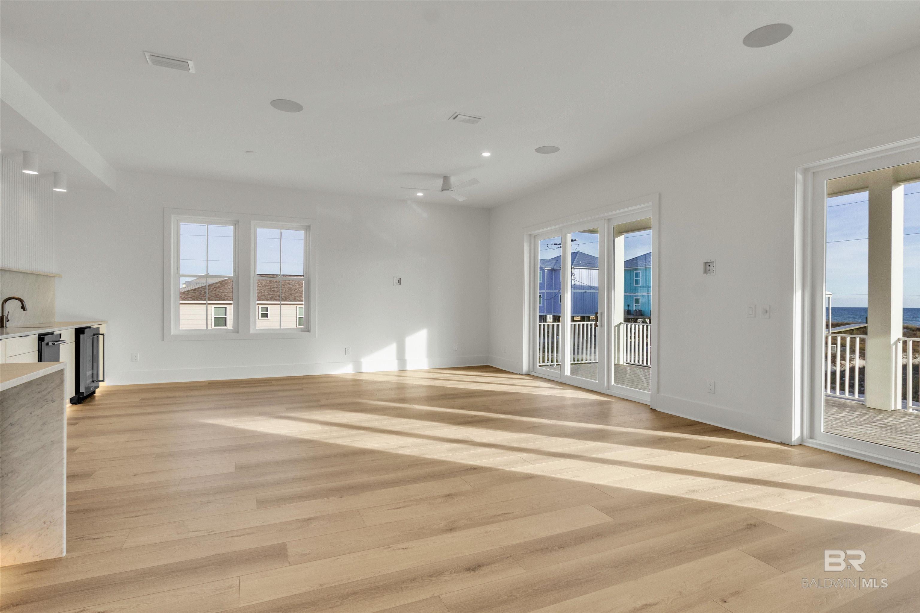 Gulf Shores, Alabama, 36542, United States, ,5 BathroomsBathrooms,Residential,Active,1900169