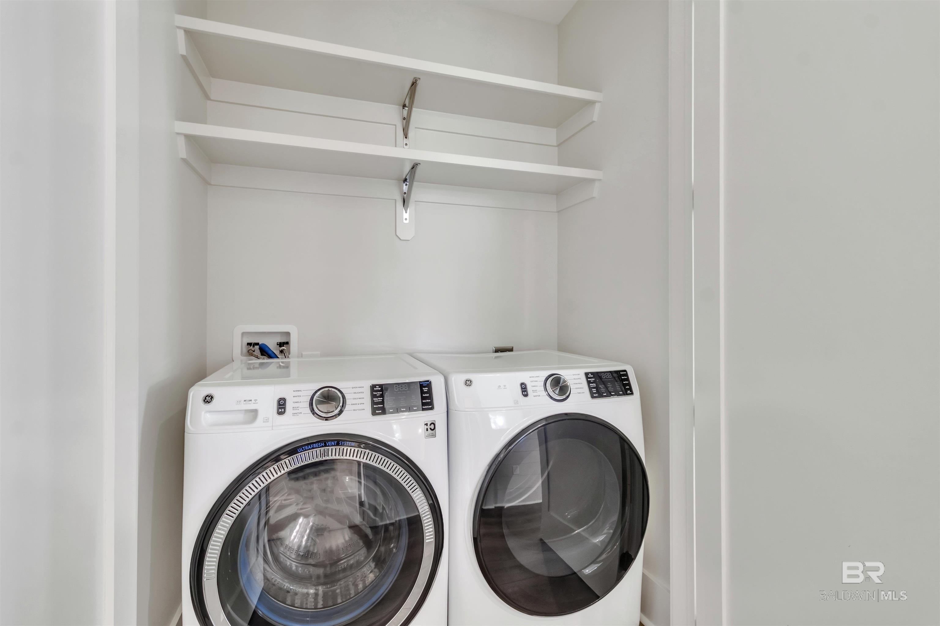 Gulf Shores, Alabama, 36542, United States, ,4 BathroomsBathrooms,Residential,Active,1702141